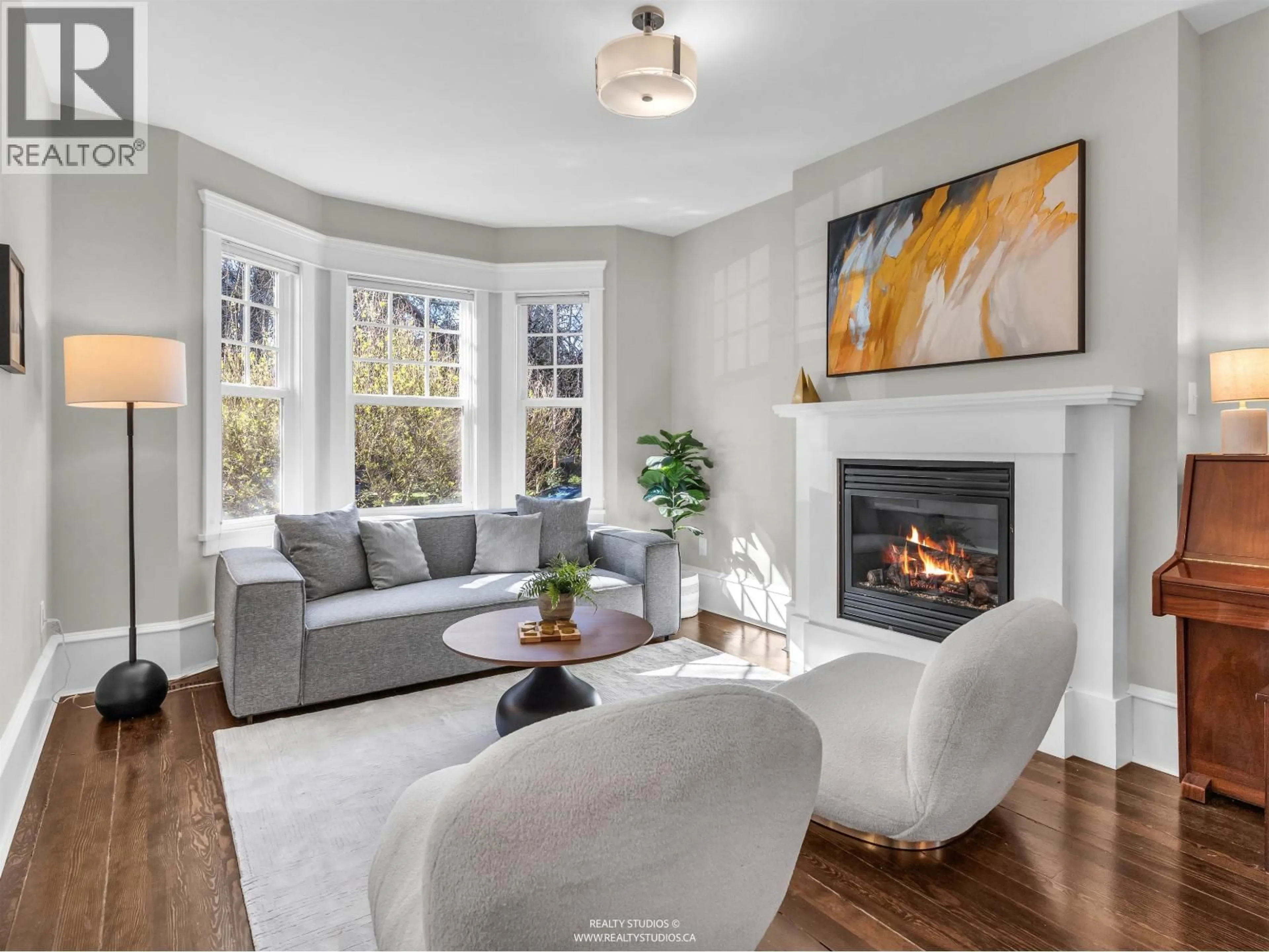 Living room with furniture, unknown for 4446 QUEBEC STREET, Vancouver British Columbia V5V3L7