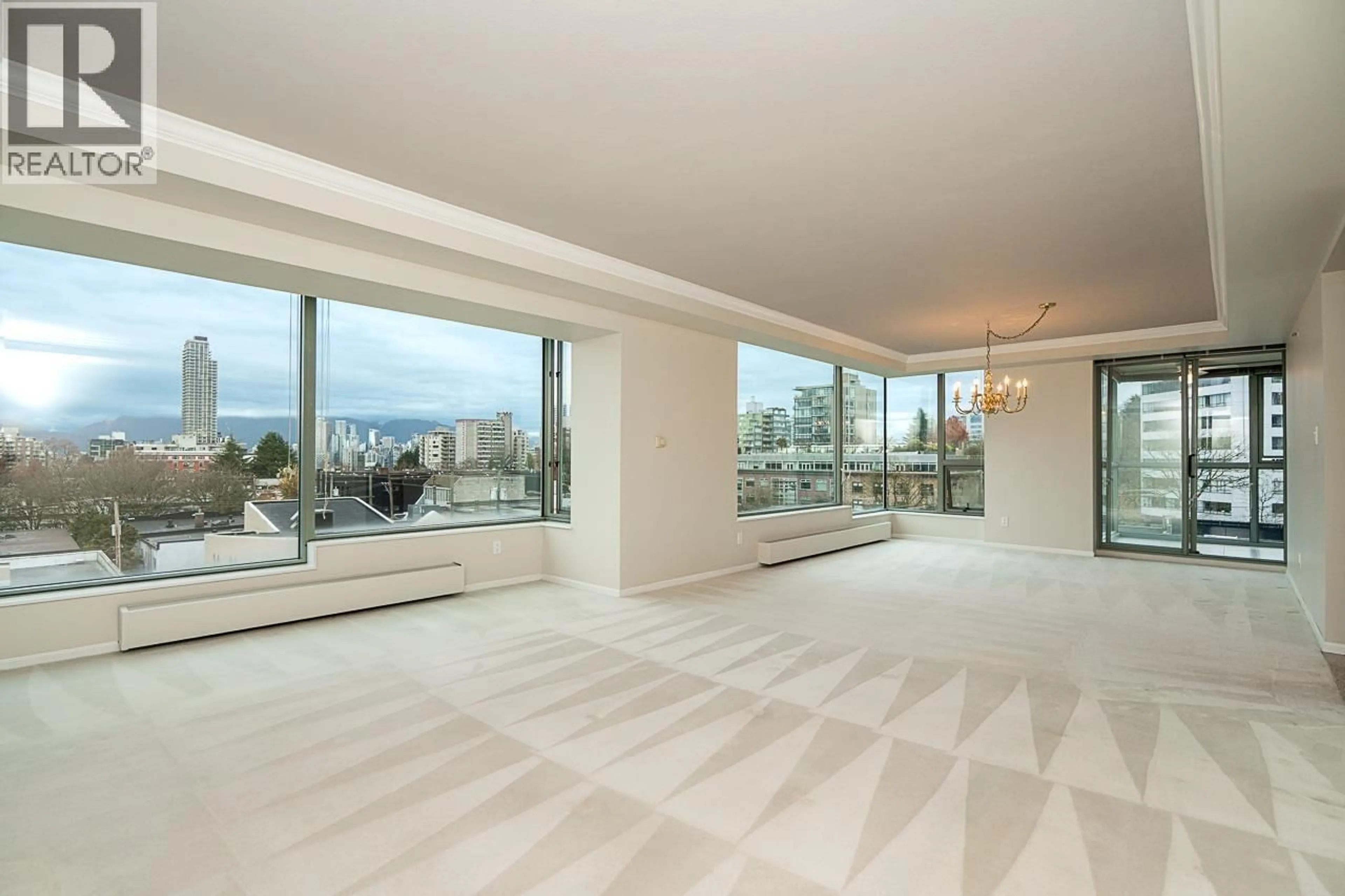 Indoor foyer for 602 - 1550 15TH AVENUE, Vancouver British Columbia V6J2K6