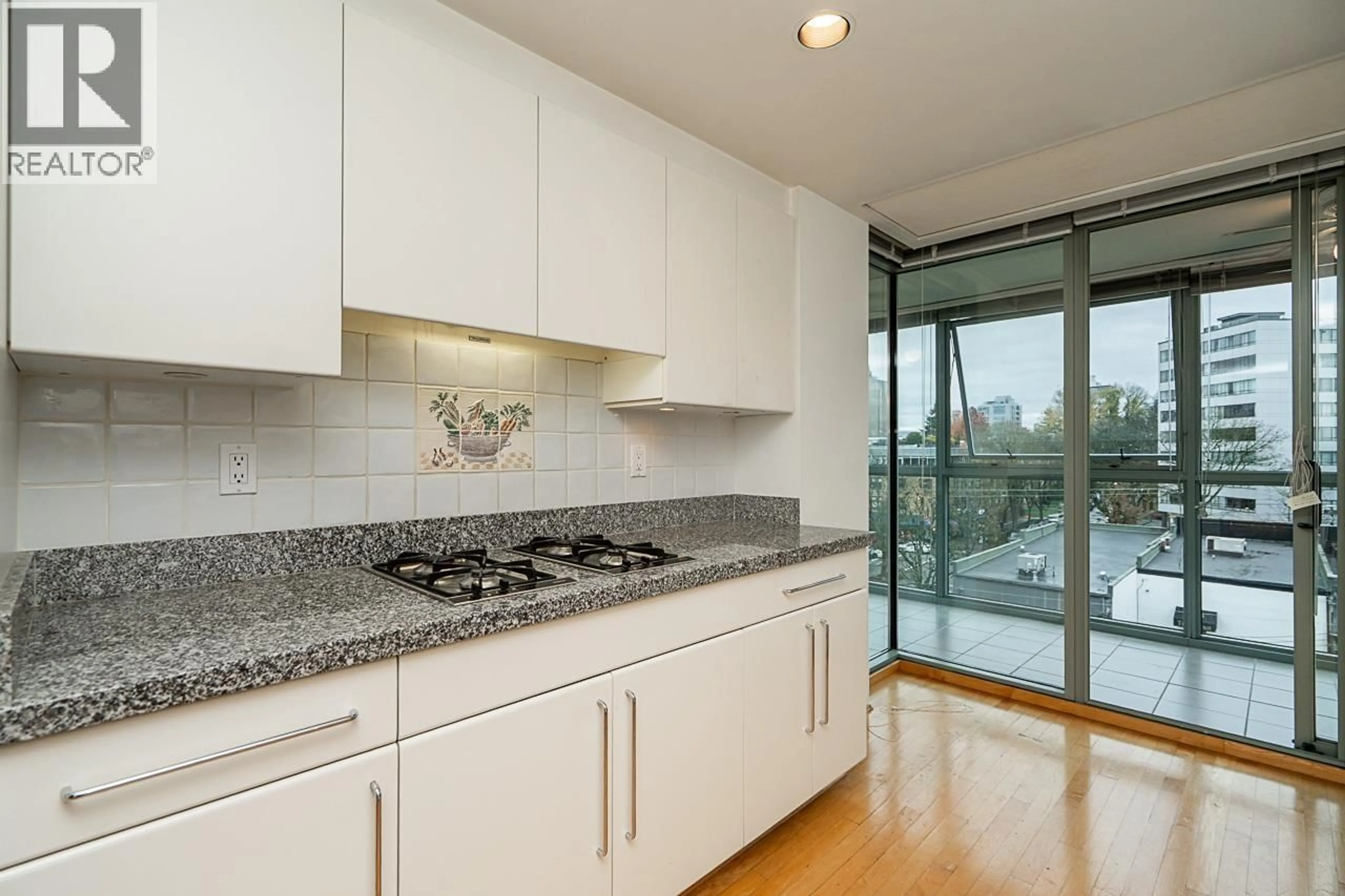 Standard kitchen, ceramic/tile floor for 602 - 1550 15TH AVENUE, Vancouver British Columbia V6J2K6