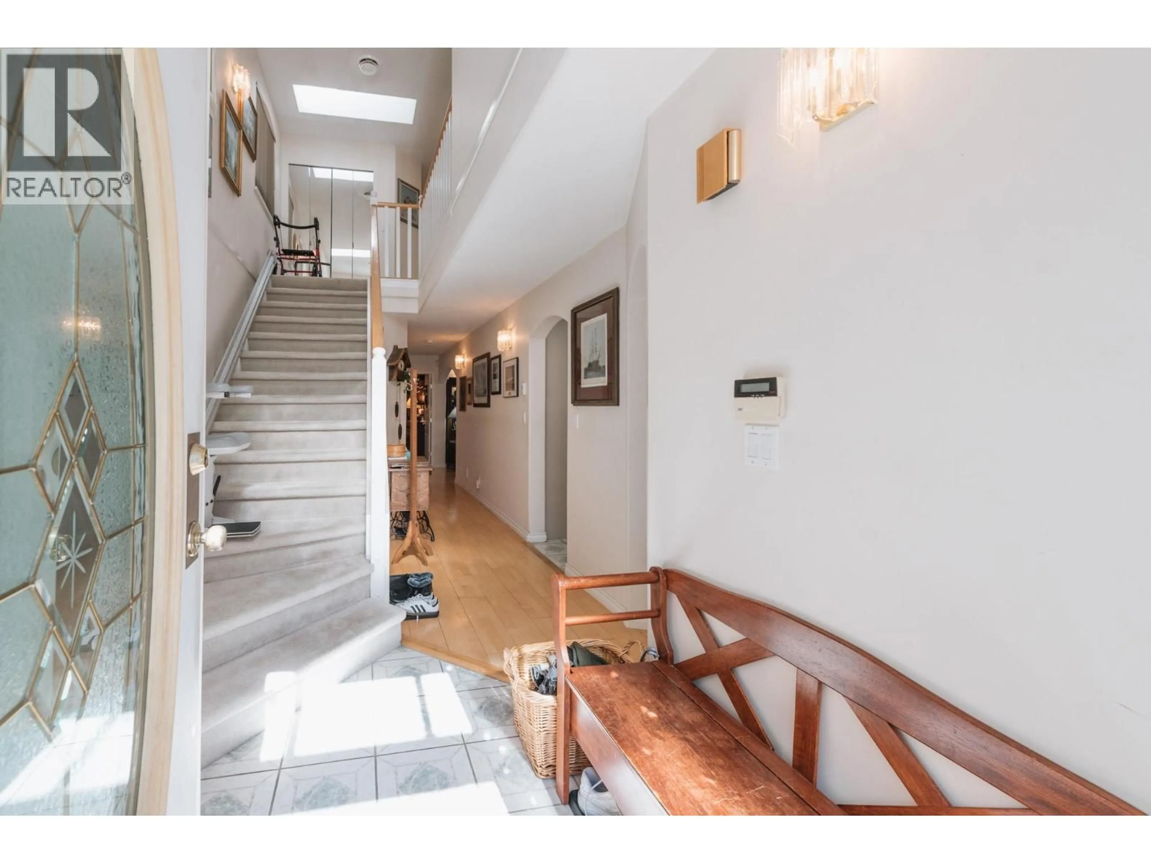 Indoor foyer for 1205 ST ANDREWS ROAD, Gibsons British Columbia V0N1V1