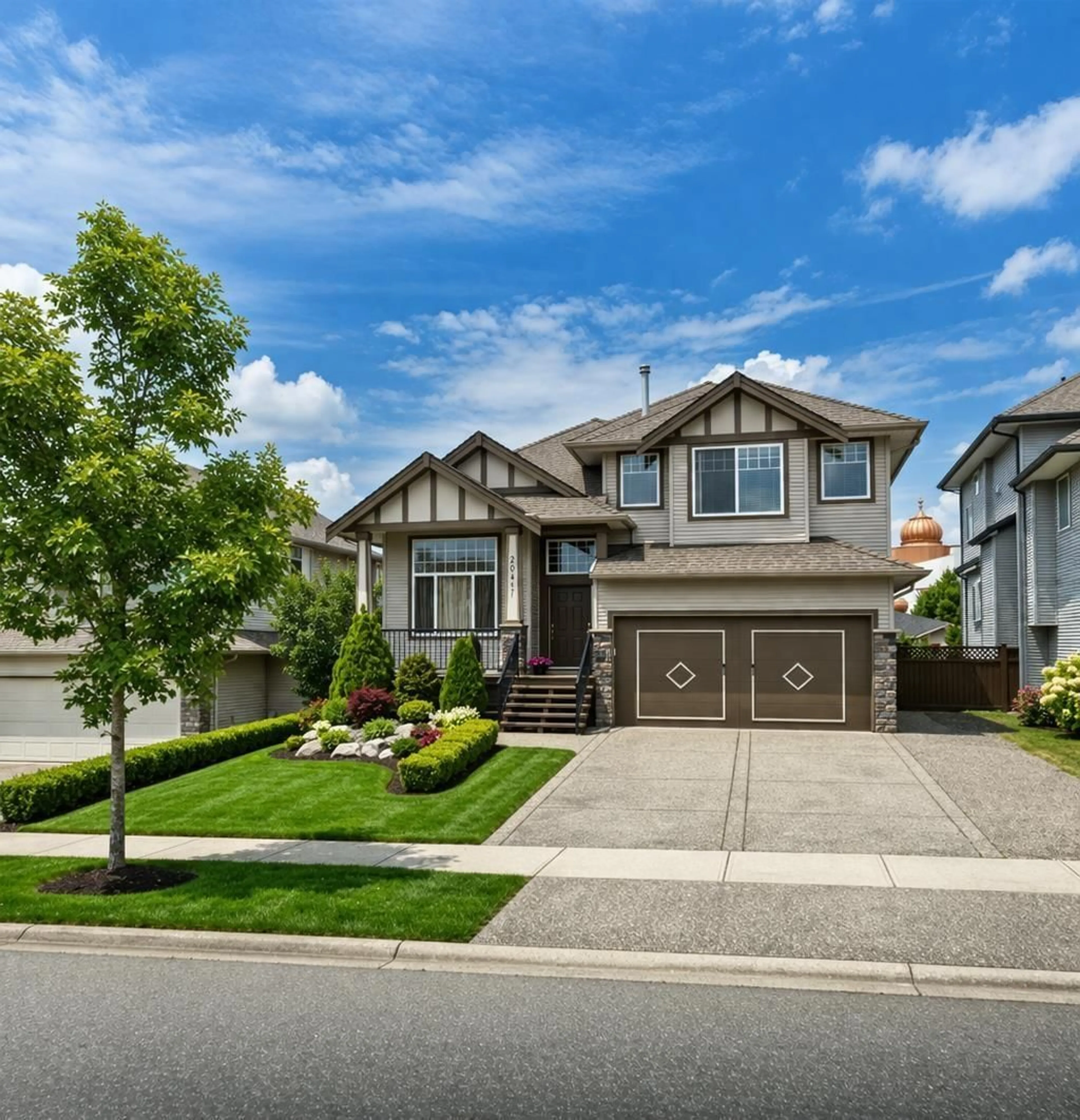 Home with vinyl exterior material, street for 3403 NIGHTINGALE DRIVE, Abbotsford British Columbia V2T5W3
