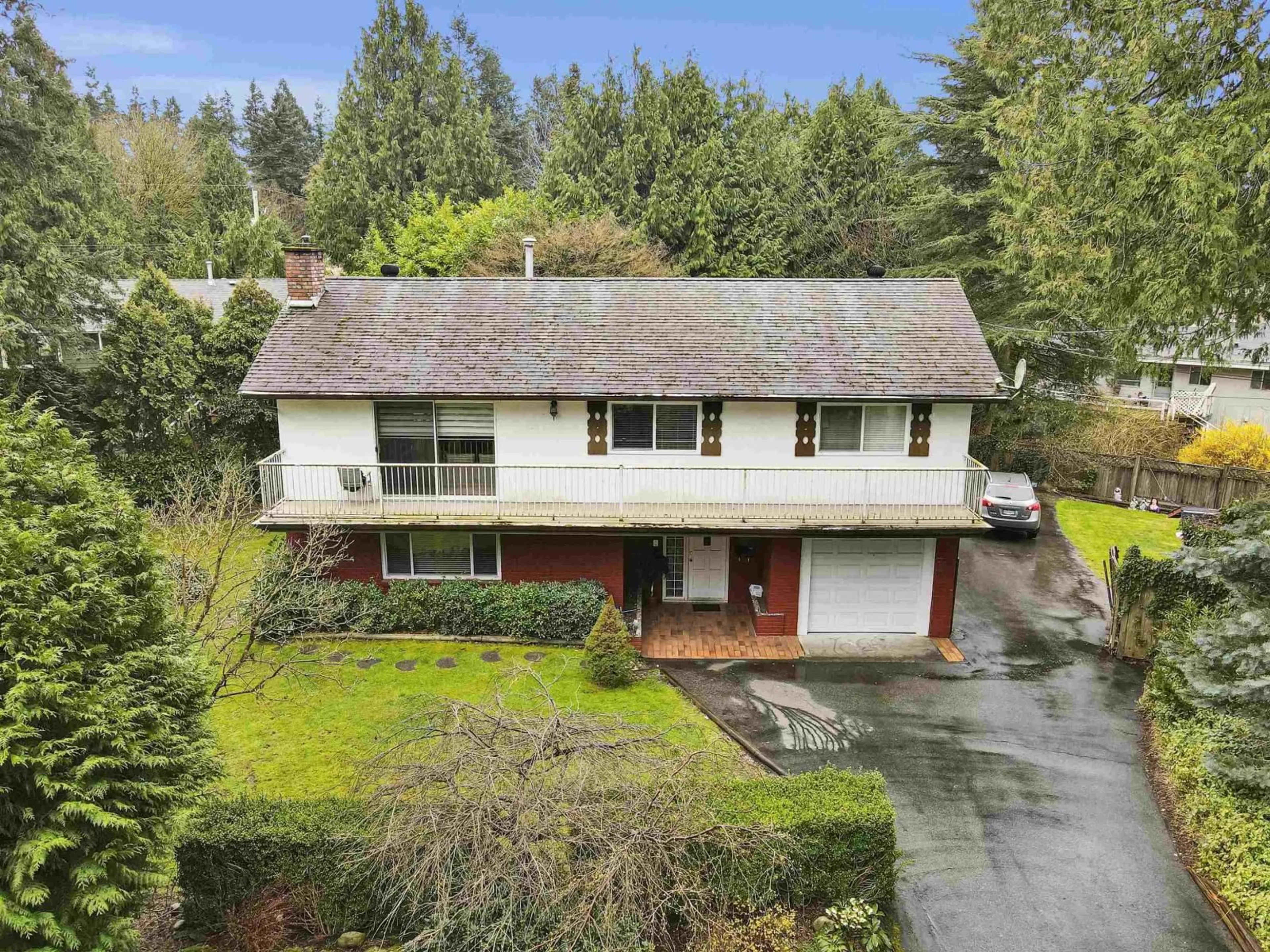 A pic from outside/outdoor area/front of a property/back of a property/a pic from drone, street for 7059 BARKLEY PLACE, Delta British Columbia V4E1T8