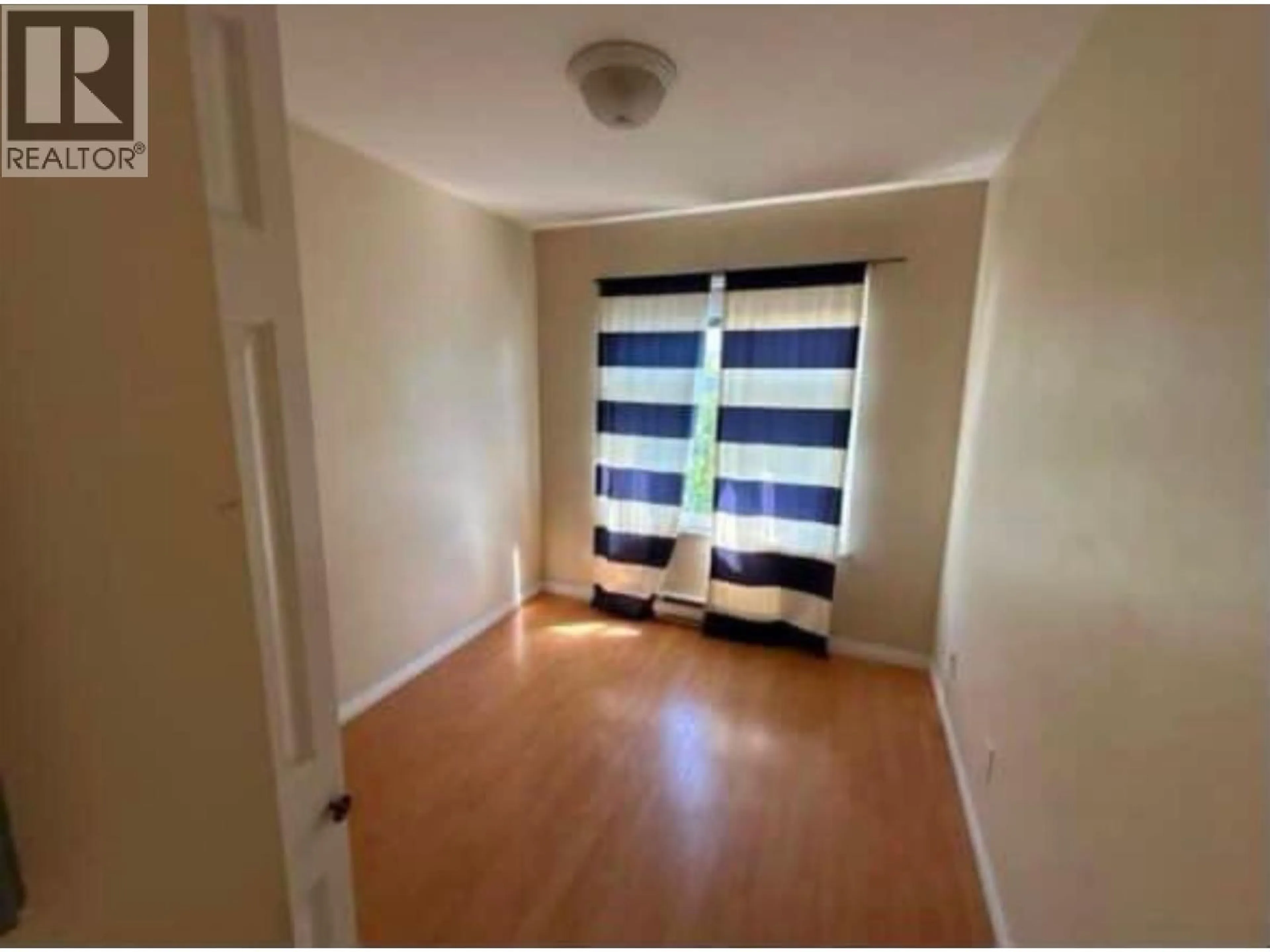 A pic of a room for 401 - 1099 71ST AVENUE, Vancouver British Columbia V6P6Y5
