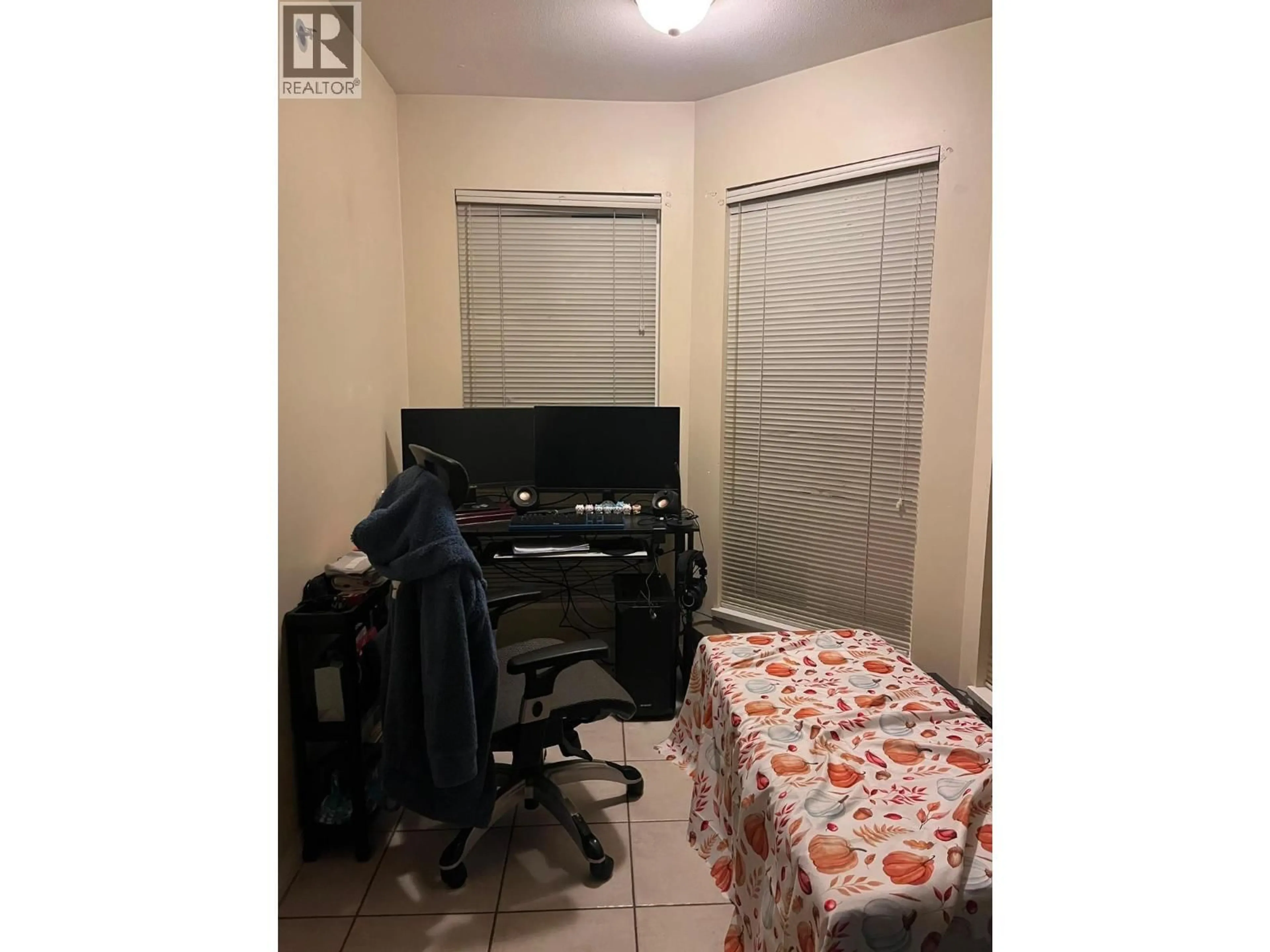 A pic of a room for 401 - 1099 71ST AVENUE, Vancouver British Columbia V6P6Y5