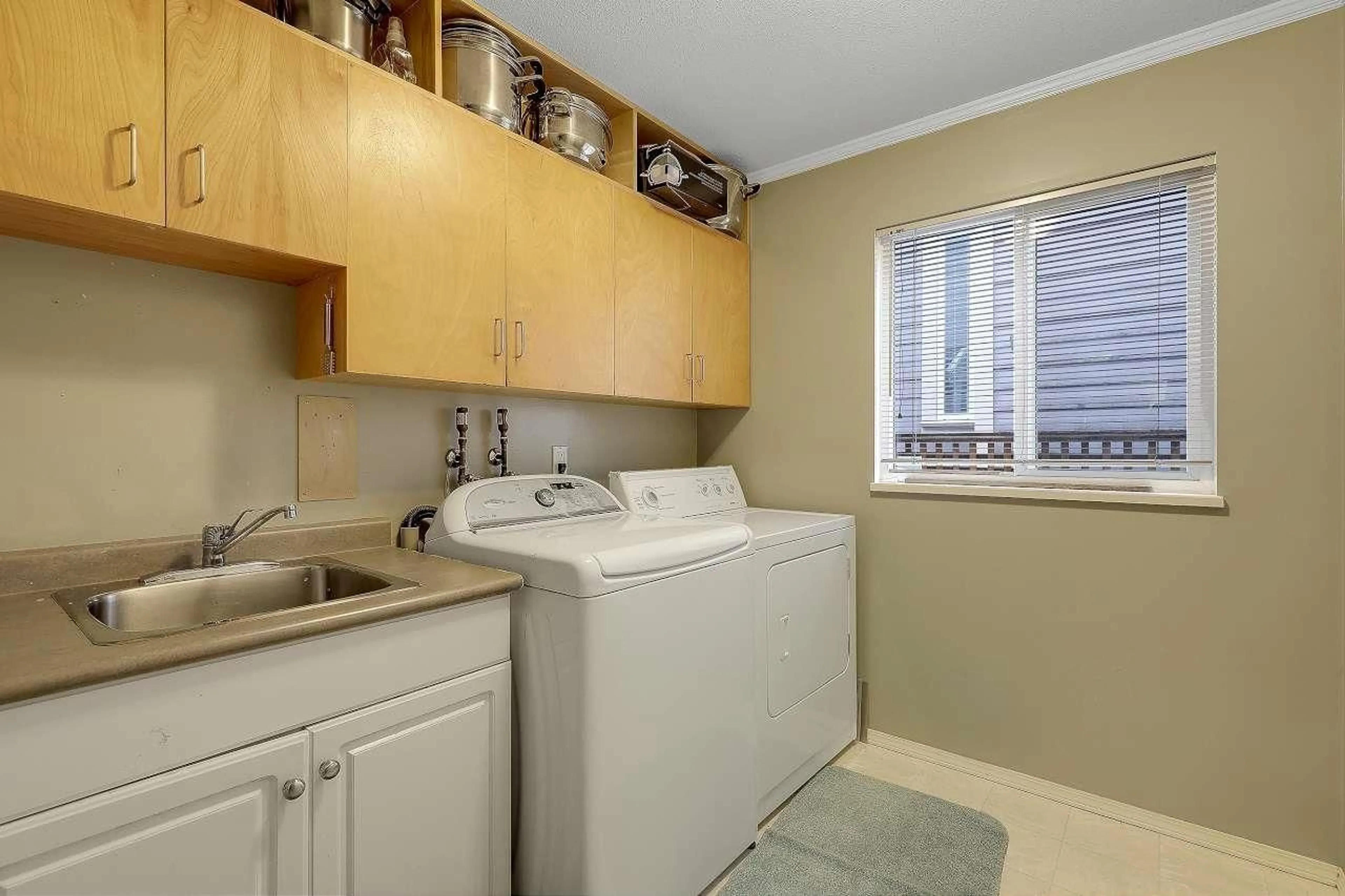 Laundry room for 10955 156 STREET, Surrey British Columbia V3R0Z3