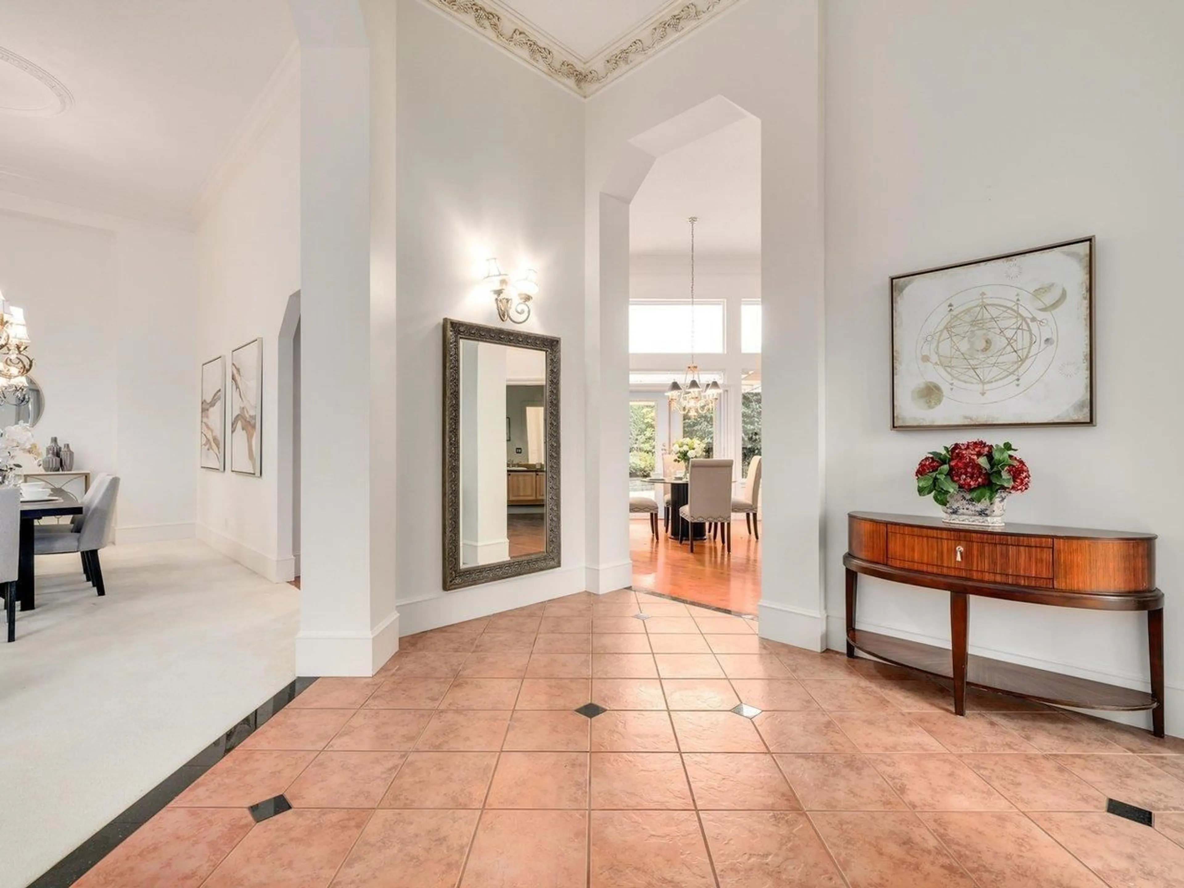 Indoor foyer for 3505 MORGAN CREEK WAY, Surrey British Columbia V3Z0J3