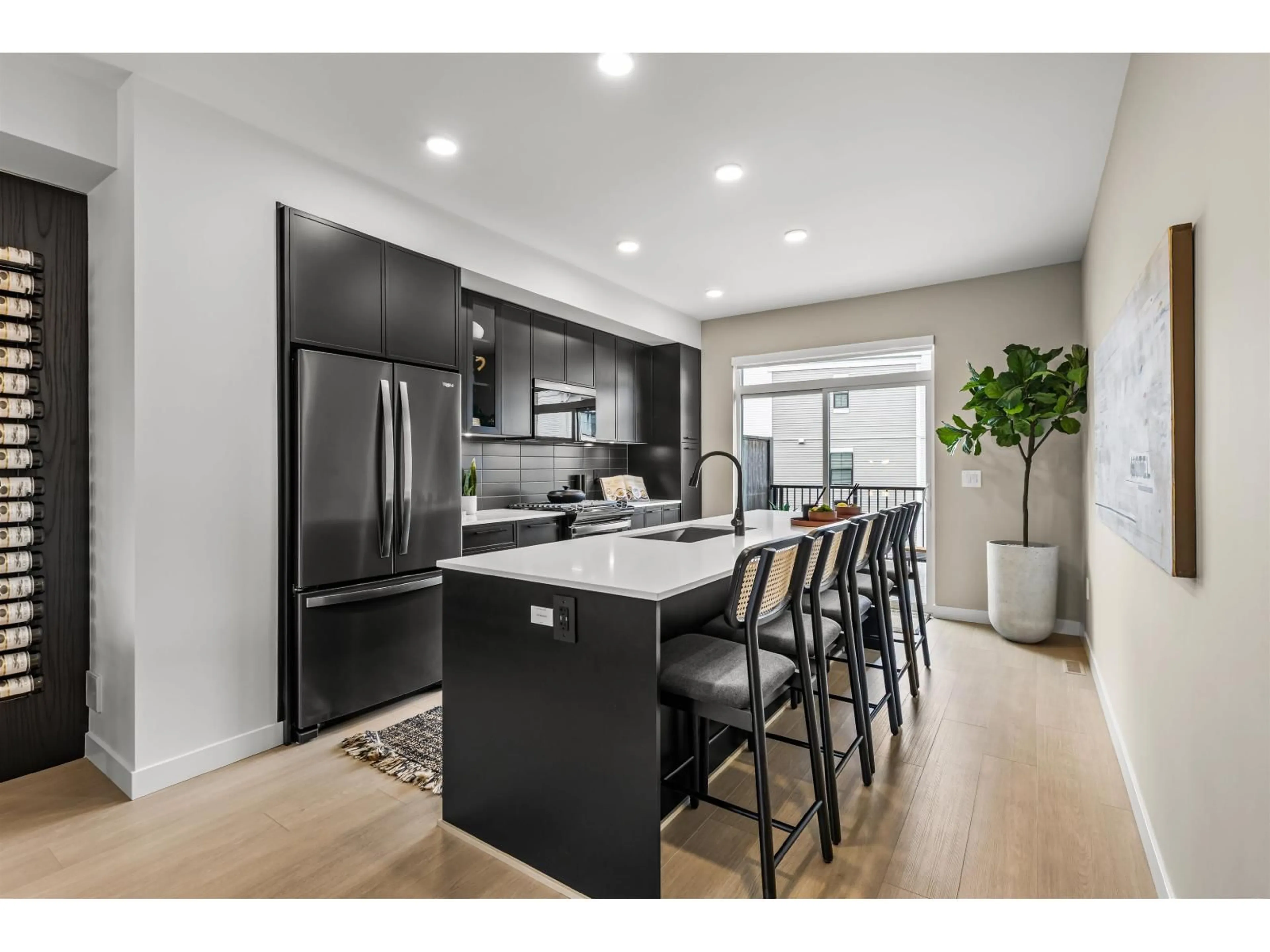 Open concept kitchen, unknown for 3 - 2886 MONTROSE AVENUE, Abbotsford British Columbia V2S0N7