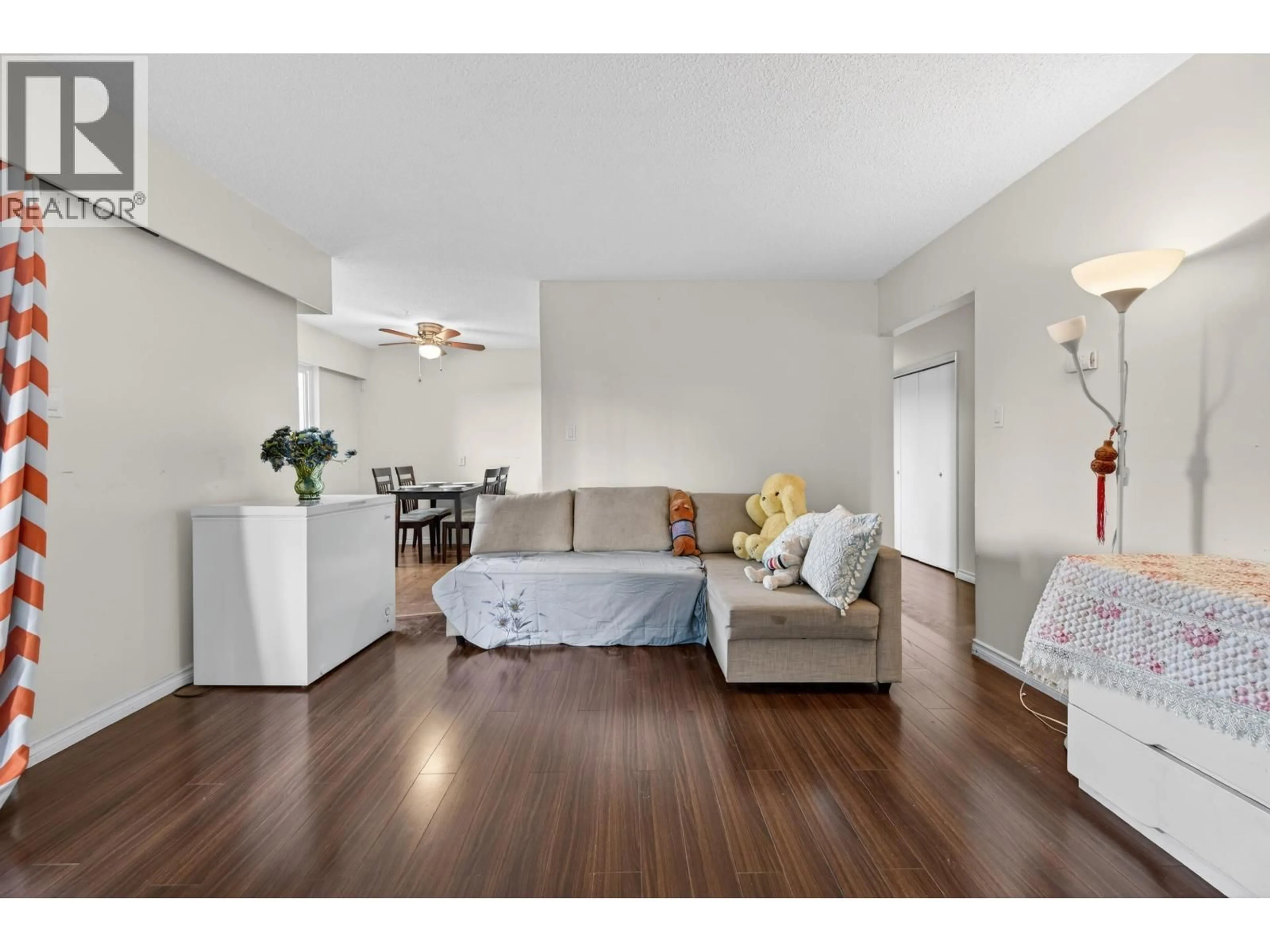 Unknown for 202 - 4695 IMPERIAL STREET, Burnaby British Columbia V5J1B9