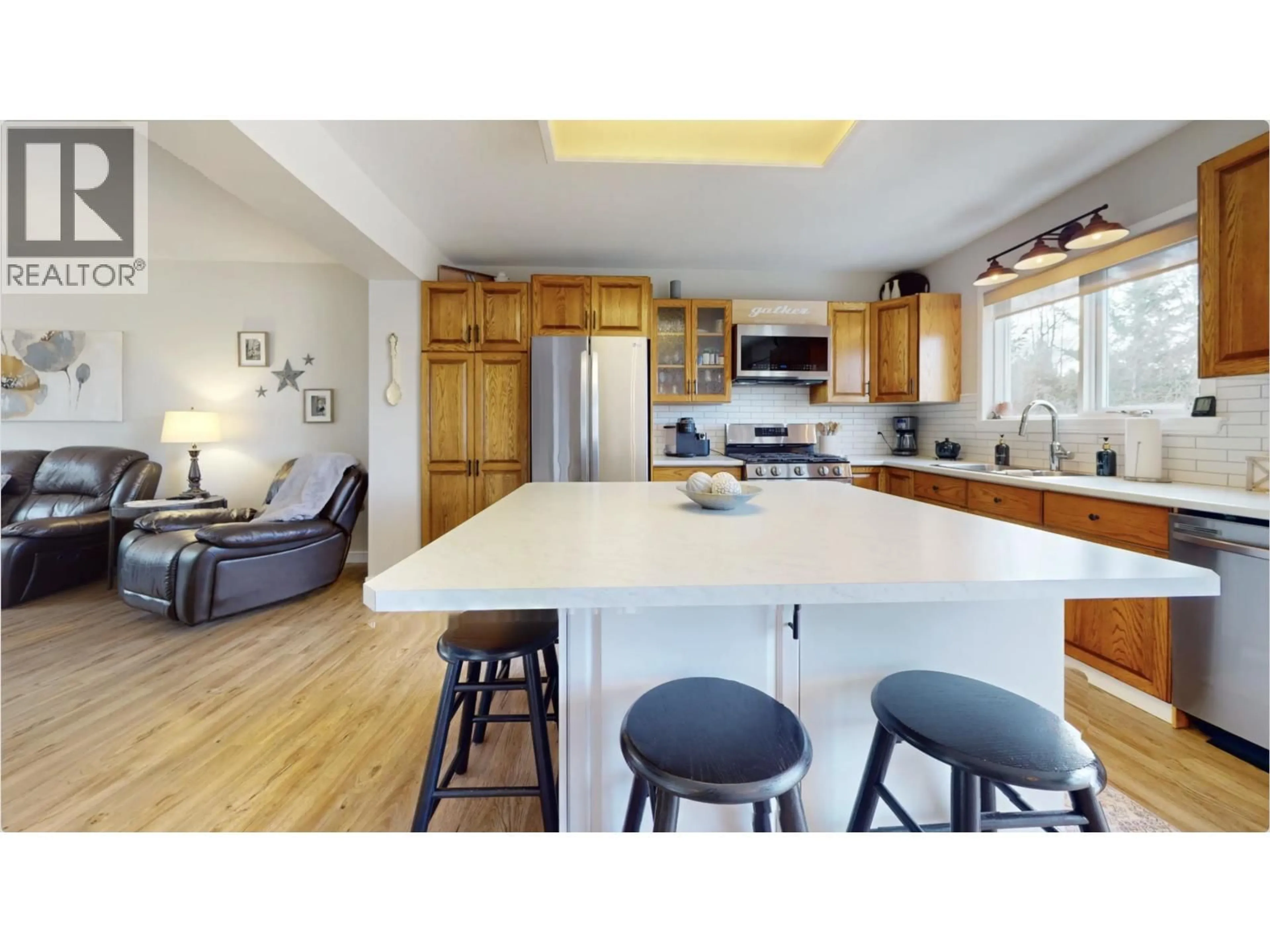 Open concept kitchen, unknown for 5028 MEIN ROAD, 108 Mile Ranch British Columbia V0K2Z0