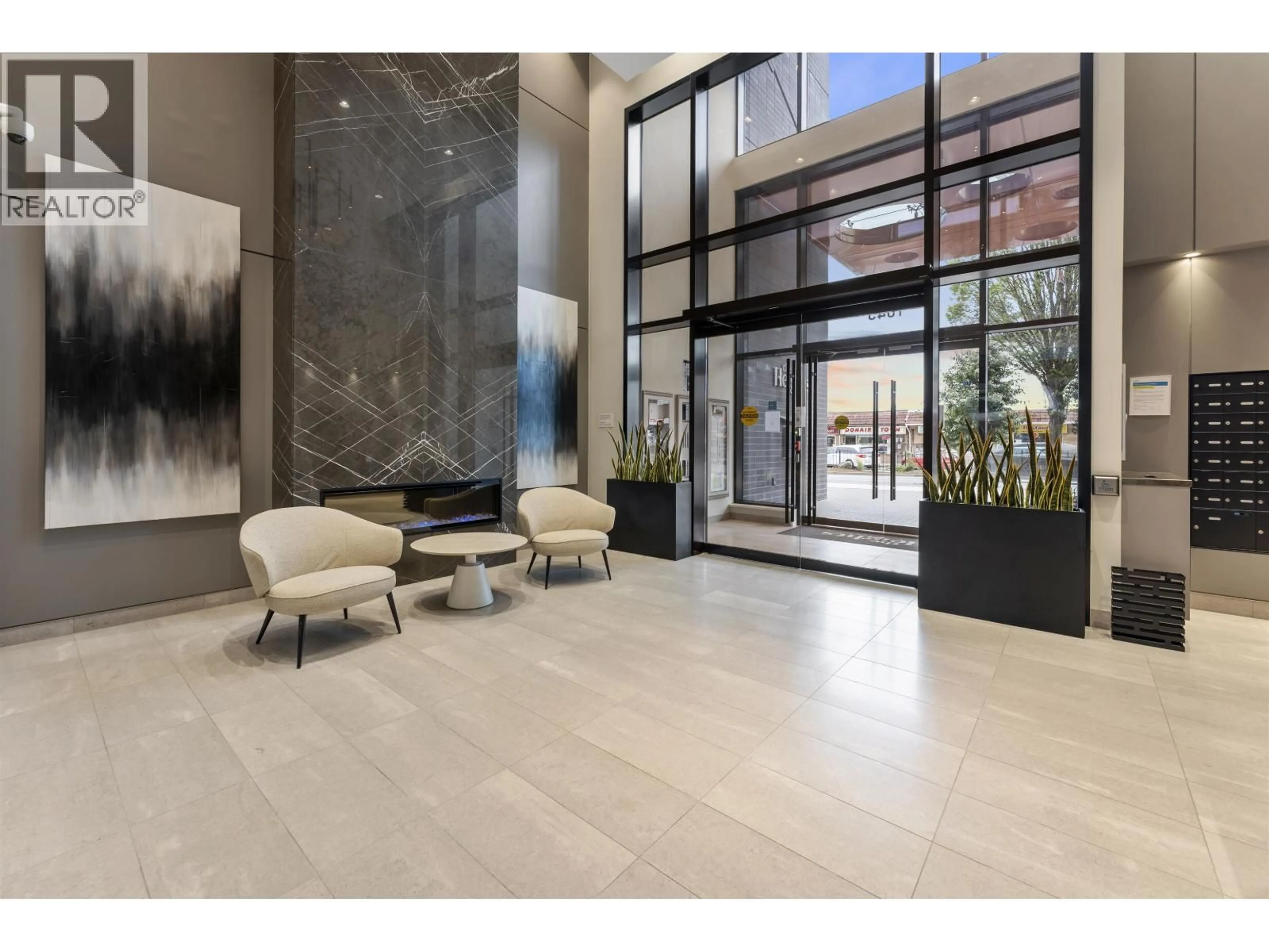 Indoor foyer for 501 - 1045 AUSTIN AVENUE, Coquitlam British Columbia V3K0G9