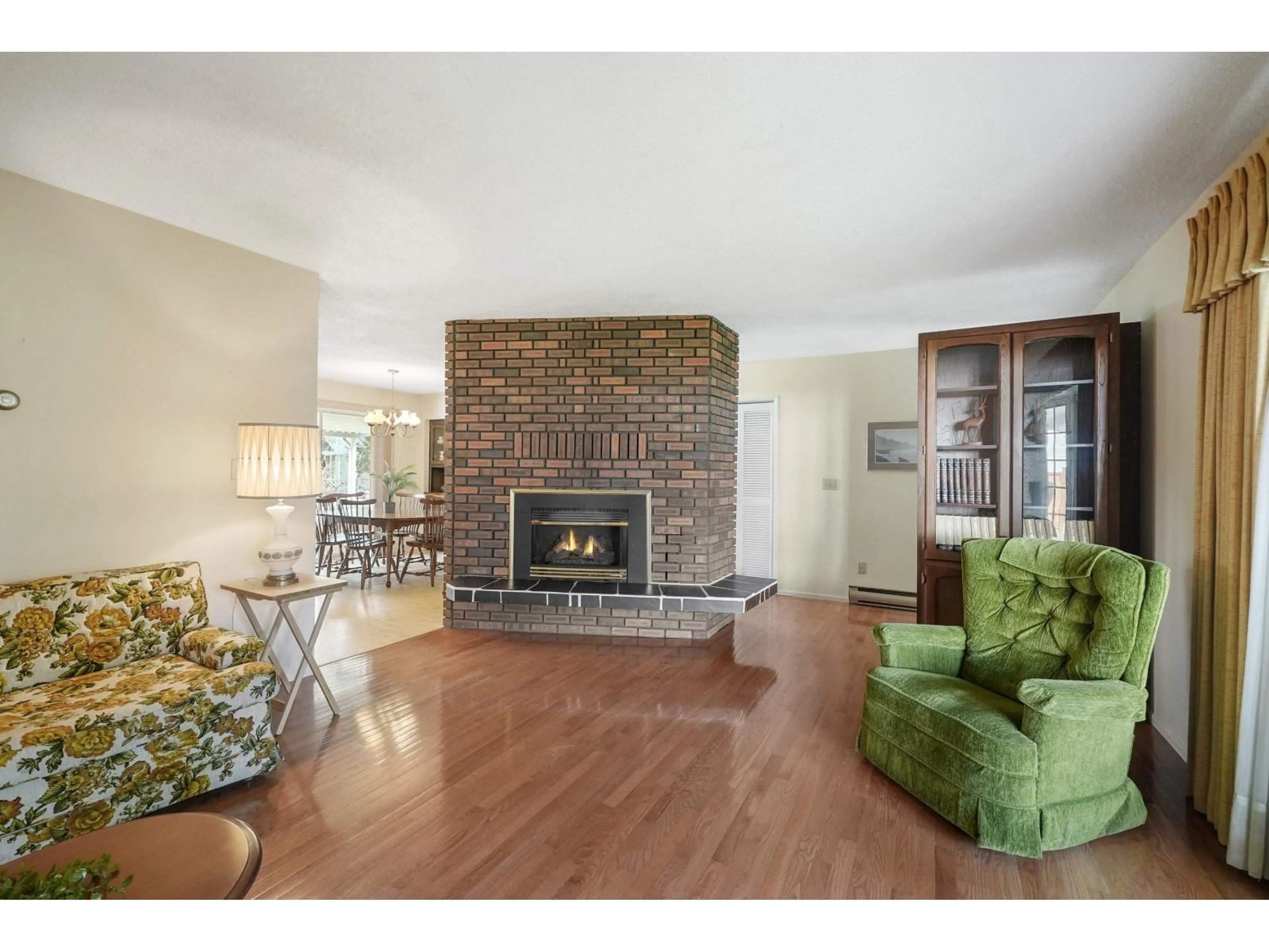 Living room with furniture, unknown for 6172 184 STREET, Surrey British Columbia V3S9E6