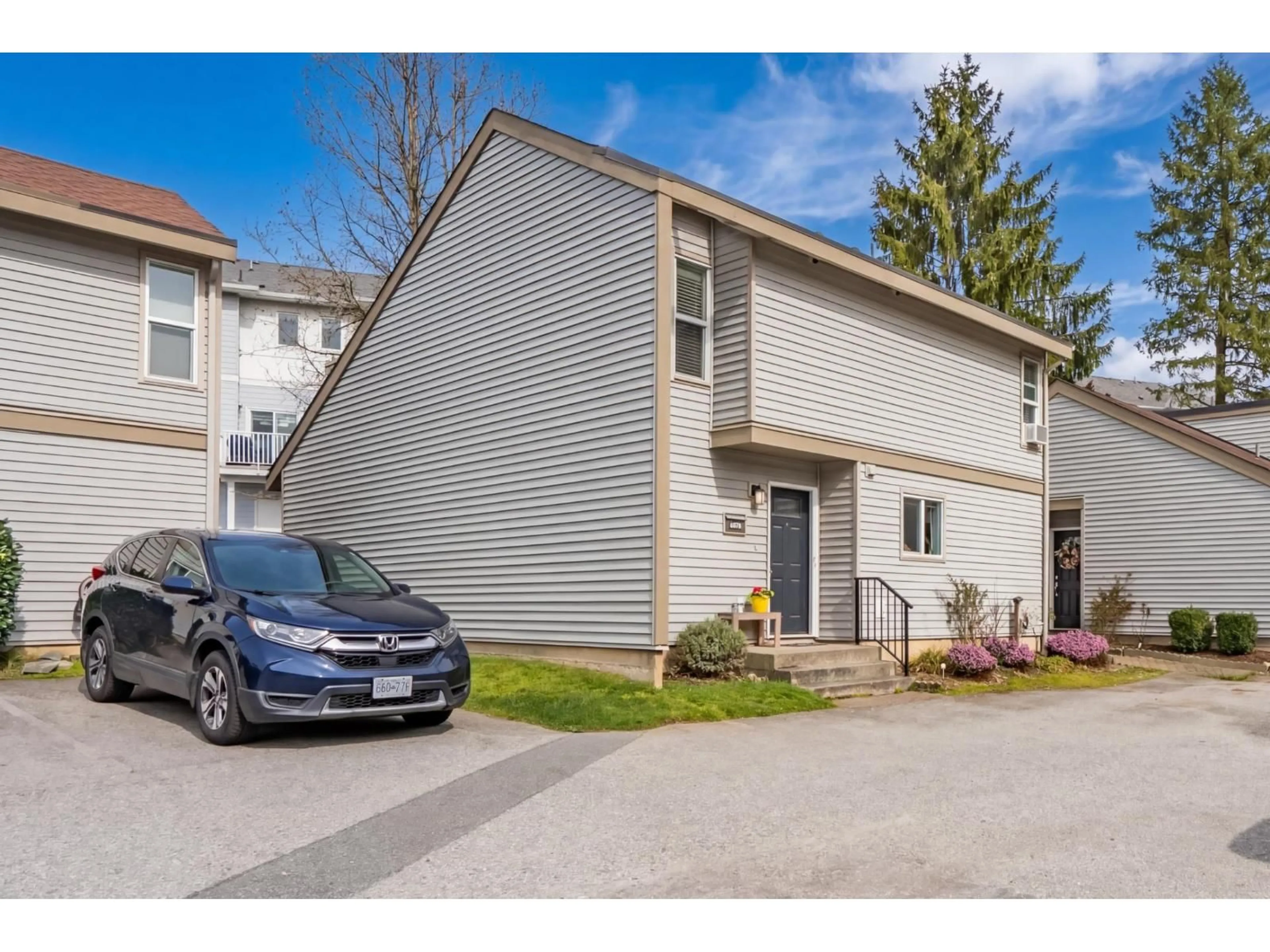 Home with vinyl exterior material, street for 6076 GREENSIDE DRIVE WEST, Surrey British Columbia V3S5M8