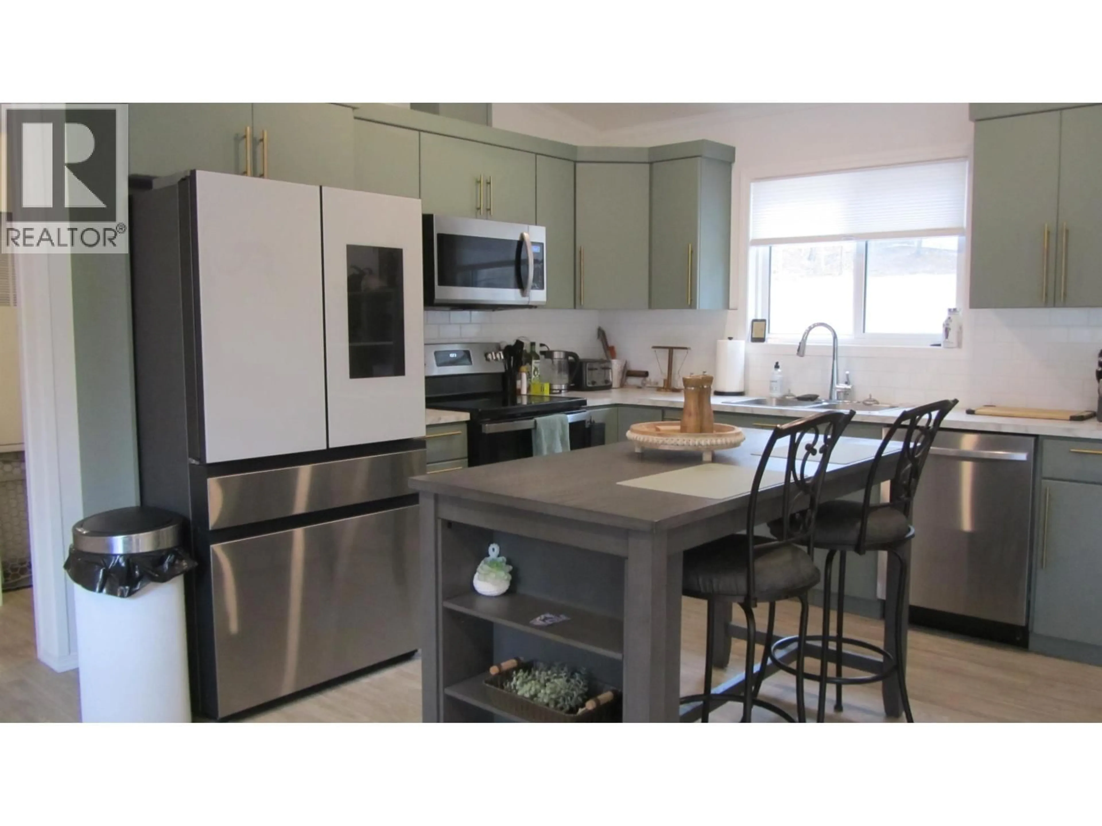 Open concept kitchen, unknown for 4873 KEMMI CRESCENT, 108 Mile Ranch British Columbia V0K2Z0
