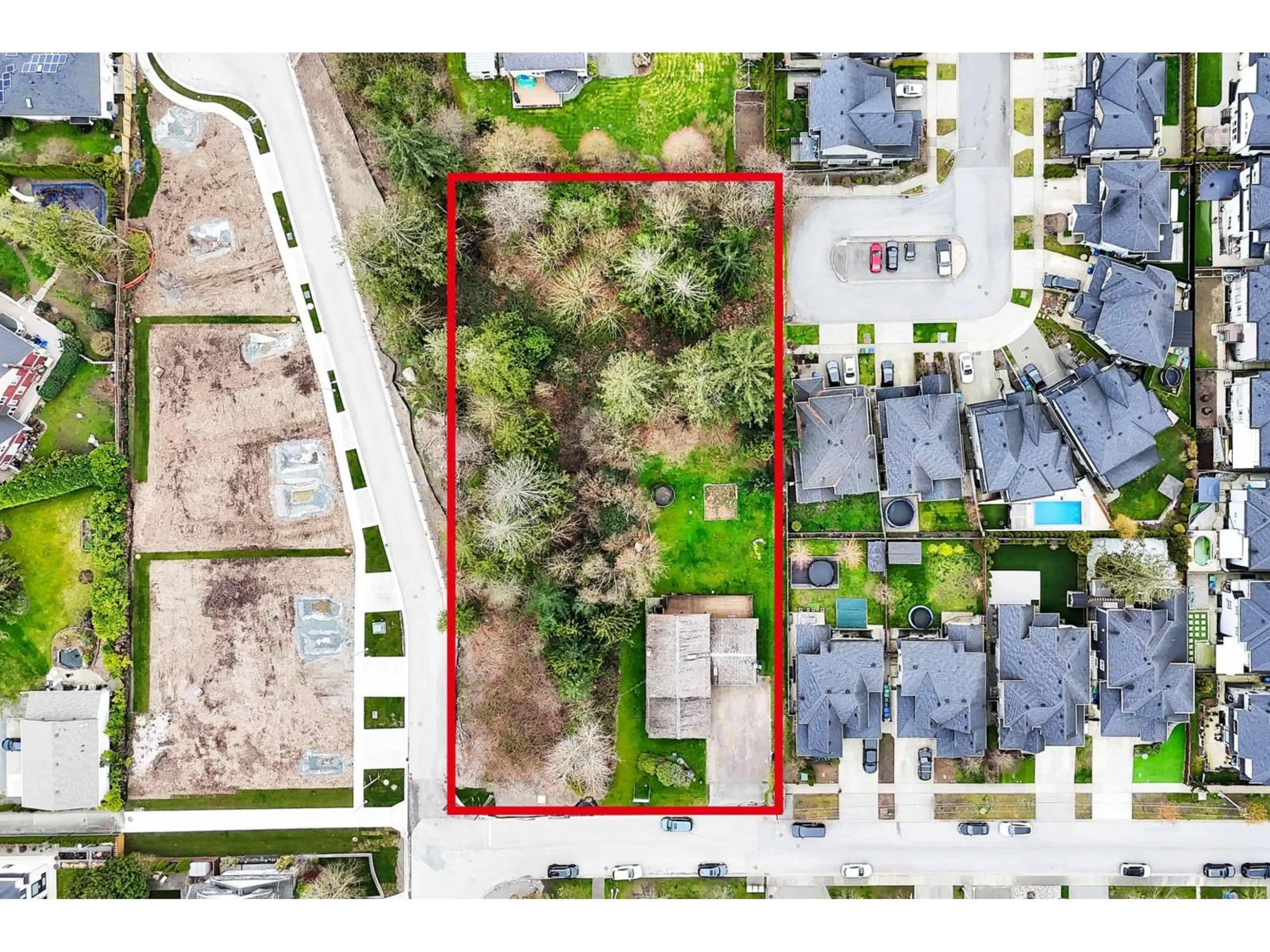 A pic from outside/outdoor area/front of a property/back of a property/a pic from drone, street for 6643 181 STREET, Surrey British Columbia V3S9A2