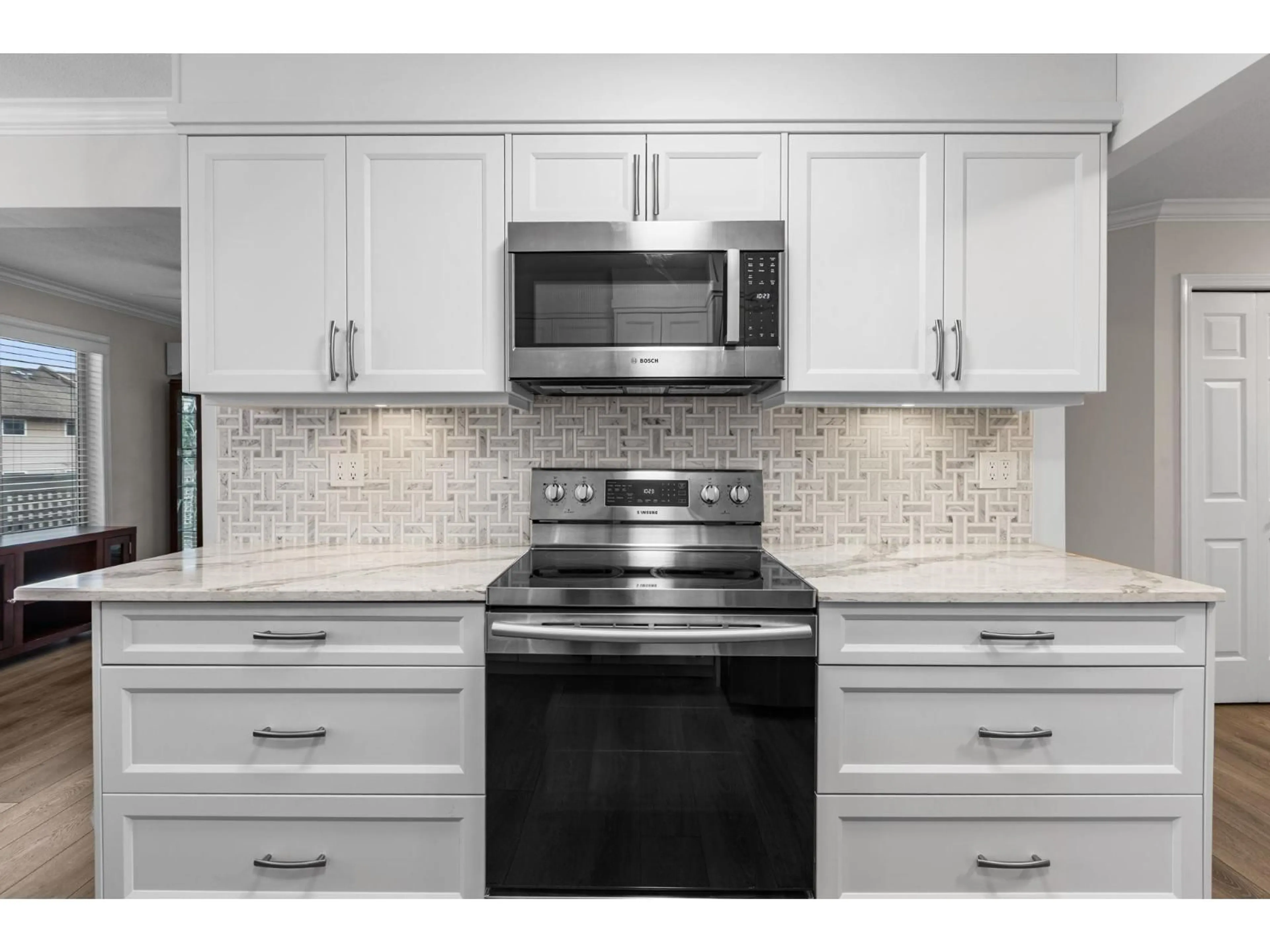 Standard kitchen, ceramic/tile floor for 228 - 32853 LANDEAU PLACE, Abbotsford British Columbia V2S6S6