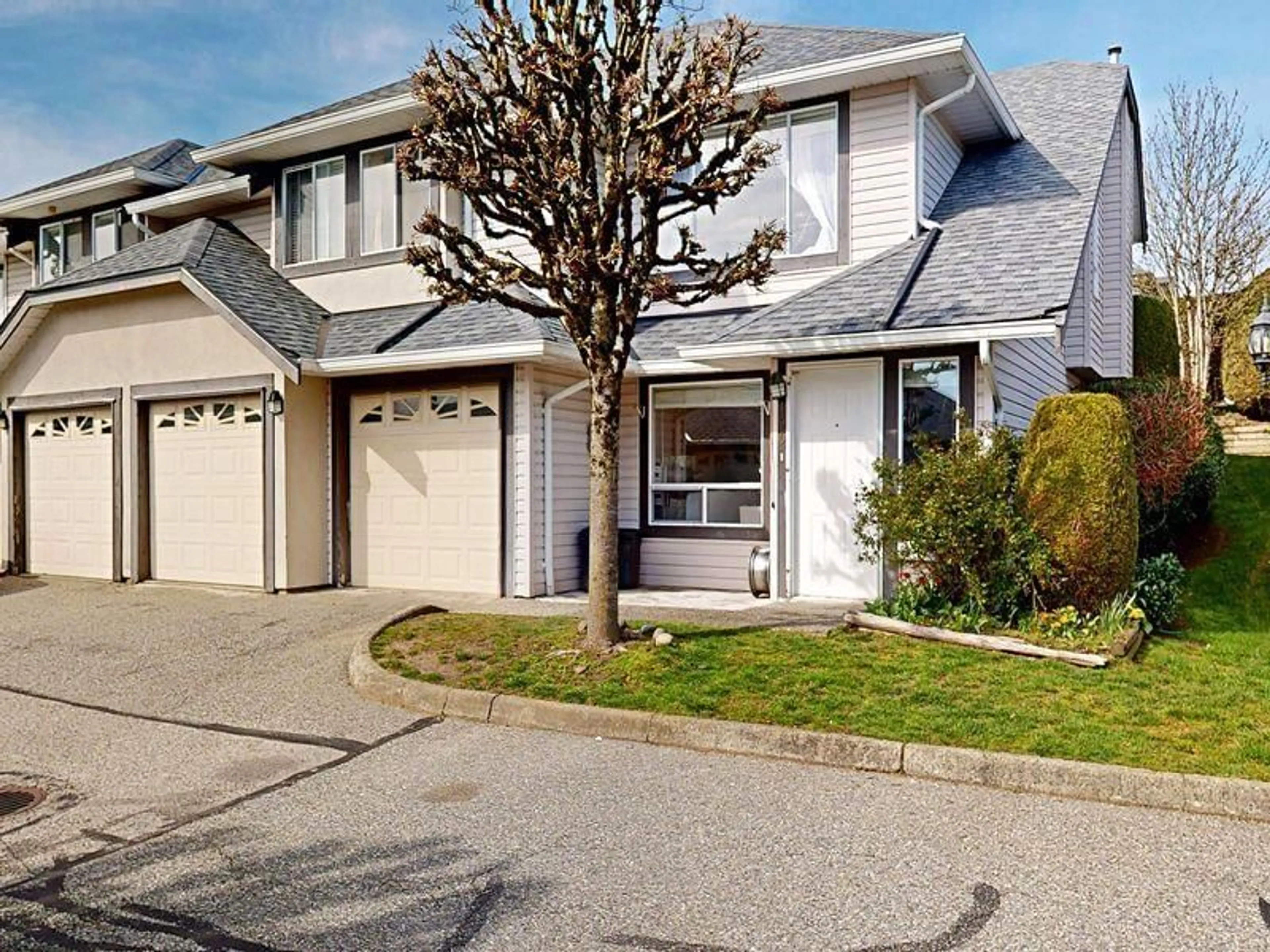 Home with vinyl exterior material, street for 190 - 3160 TOWNLINE ROAD, Abbotsford British Columbia V2T5P4