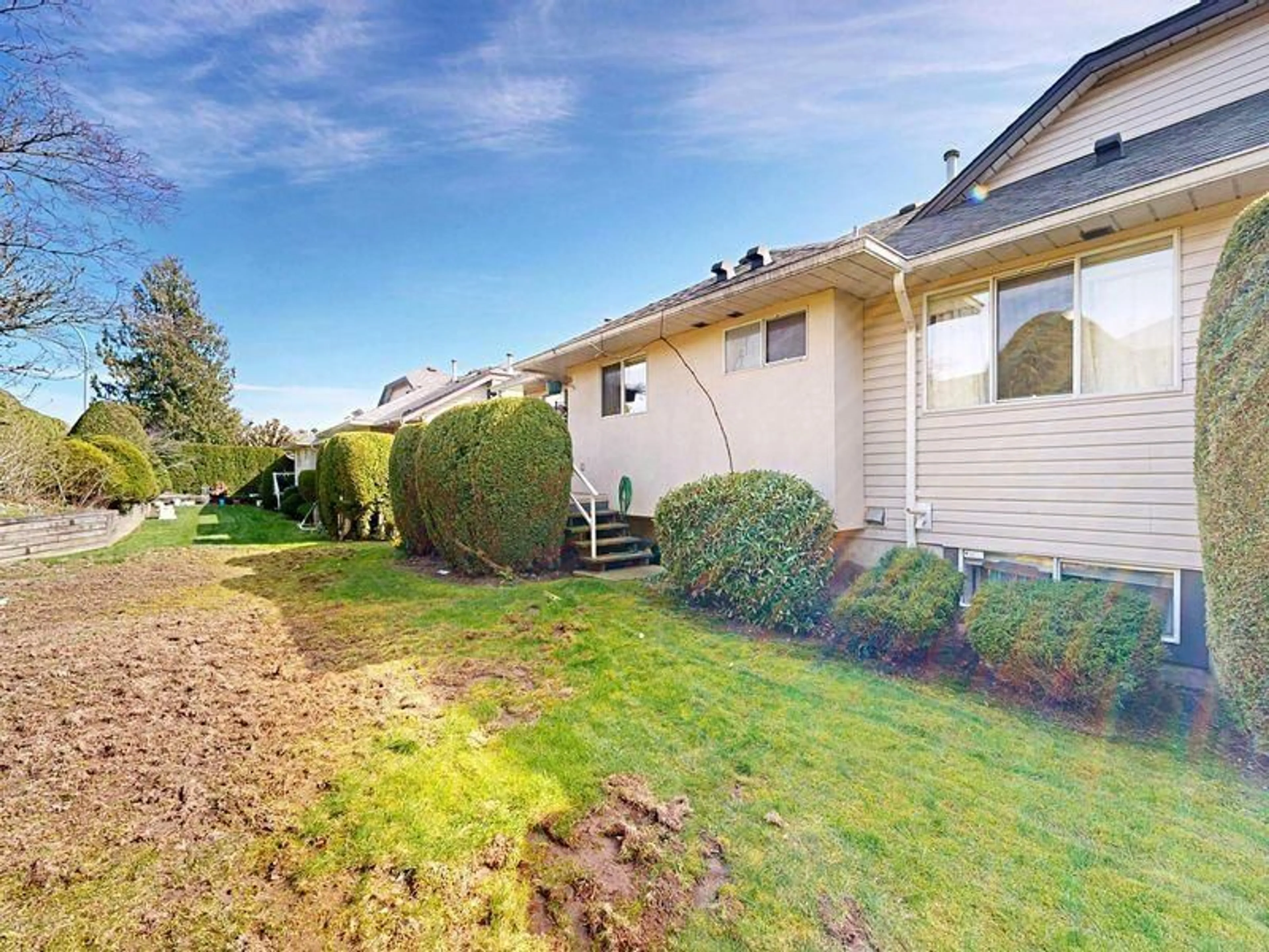 A pic from outside/outdoor area/front of a property/back of a property/a pic from drone, street for 190 - 3160 TOWNLINE ROAD, Abbotsford British Columbia V2T5P4