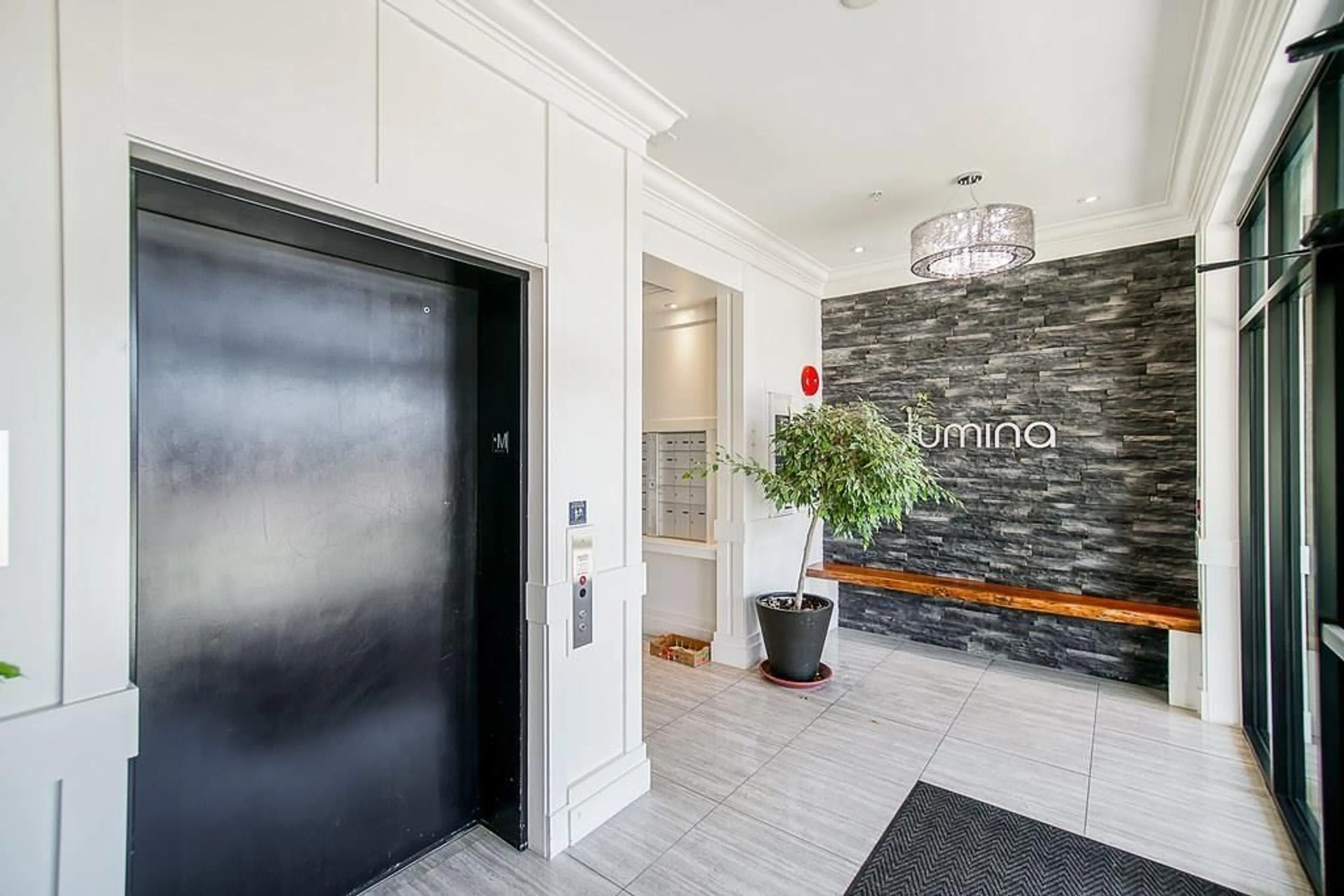 Indoor entryway for 211 - 14885 60 AVENUE, Surrey British Columbia V3S1R8