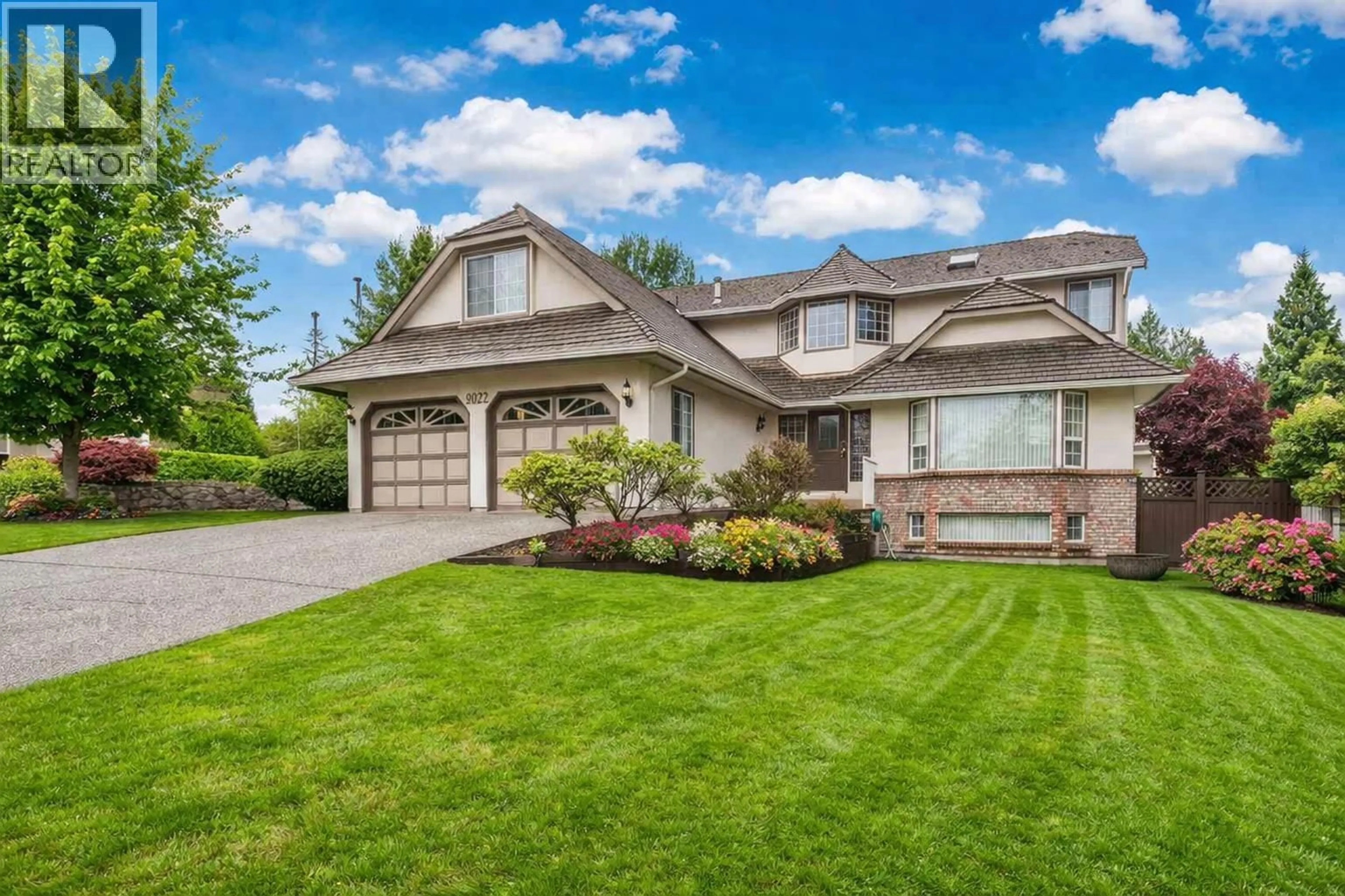 Home with vinyl exterior material, street for 9072 BRIAR ROAD, Burnaby British Columbia V3N4W8