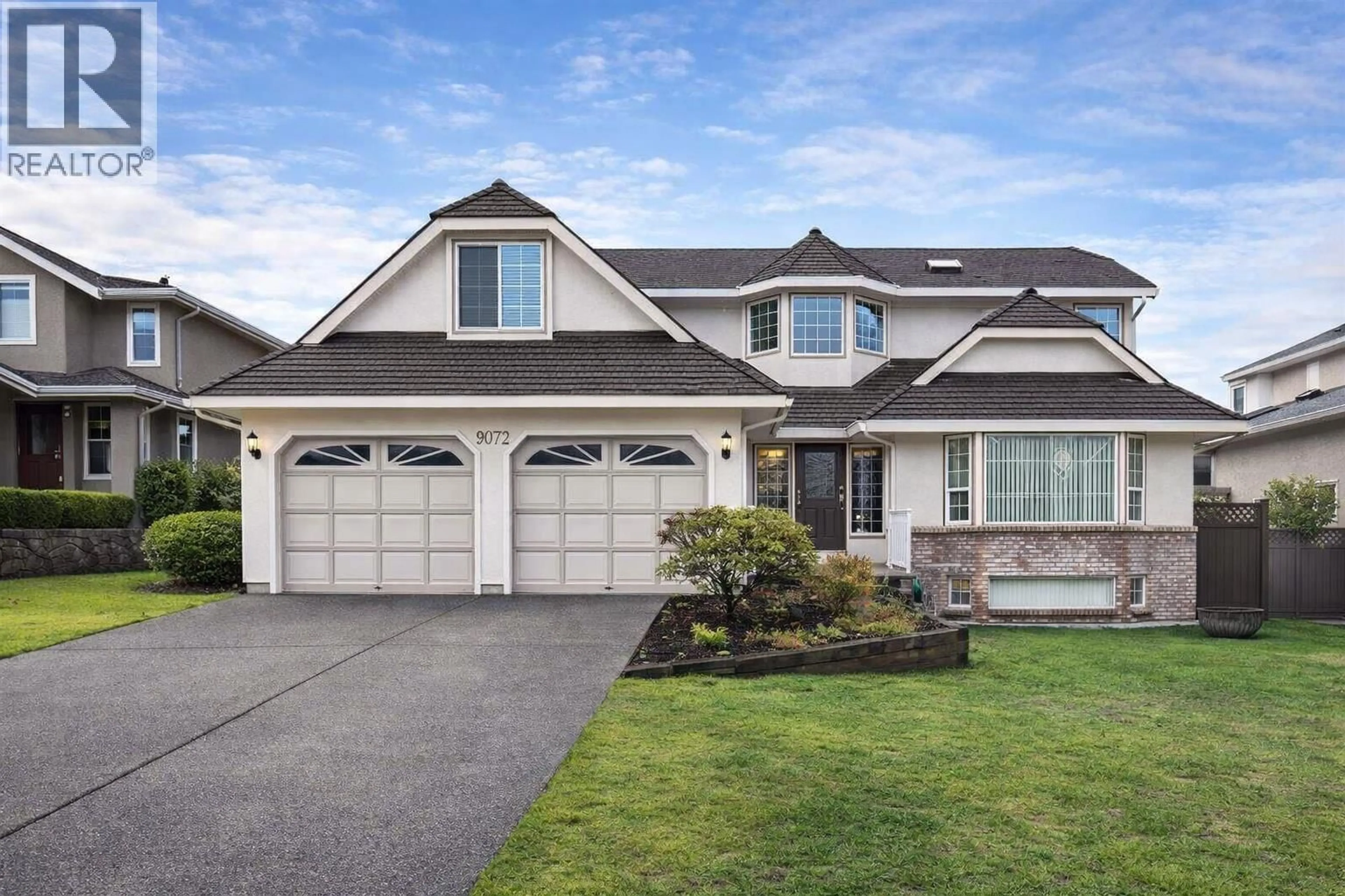 Home with vinyl exterior material, street for 9072 BRIAR ROAD, Burnaby British Columbia V3N4W8