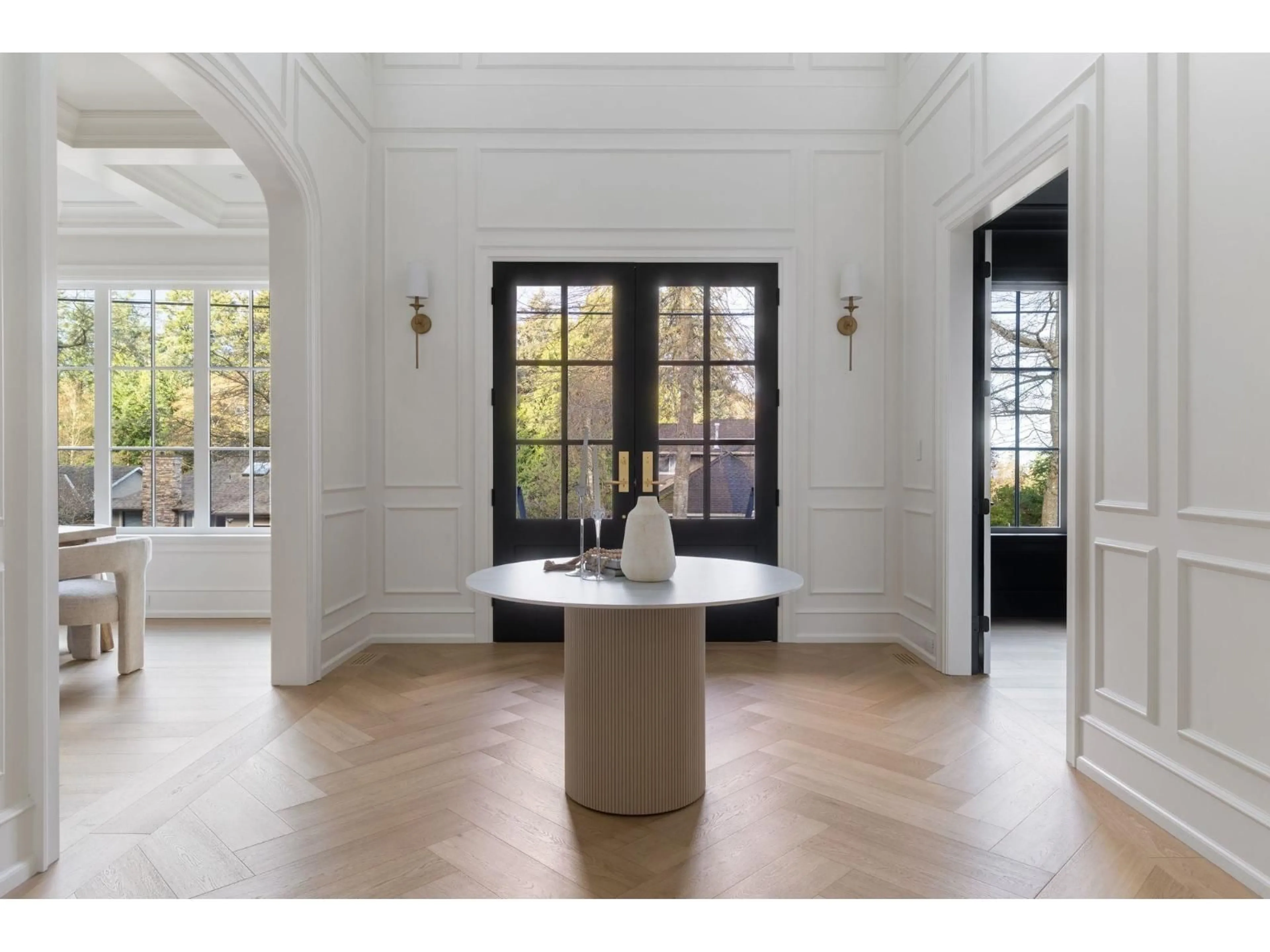 Indoor foyer for 1688 127 STREET, Surrey British Columbia V4A3S1