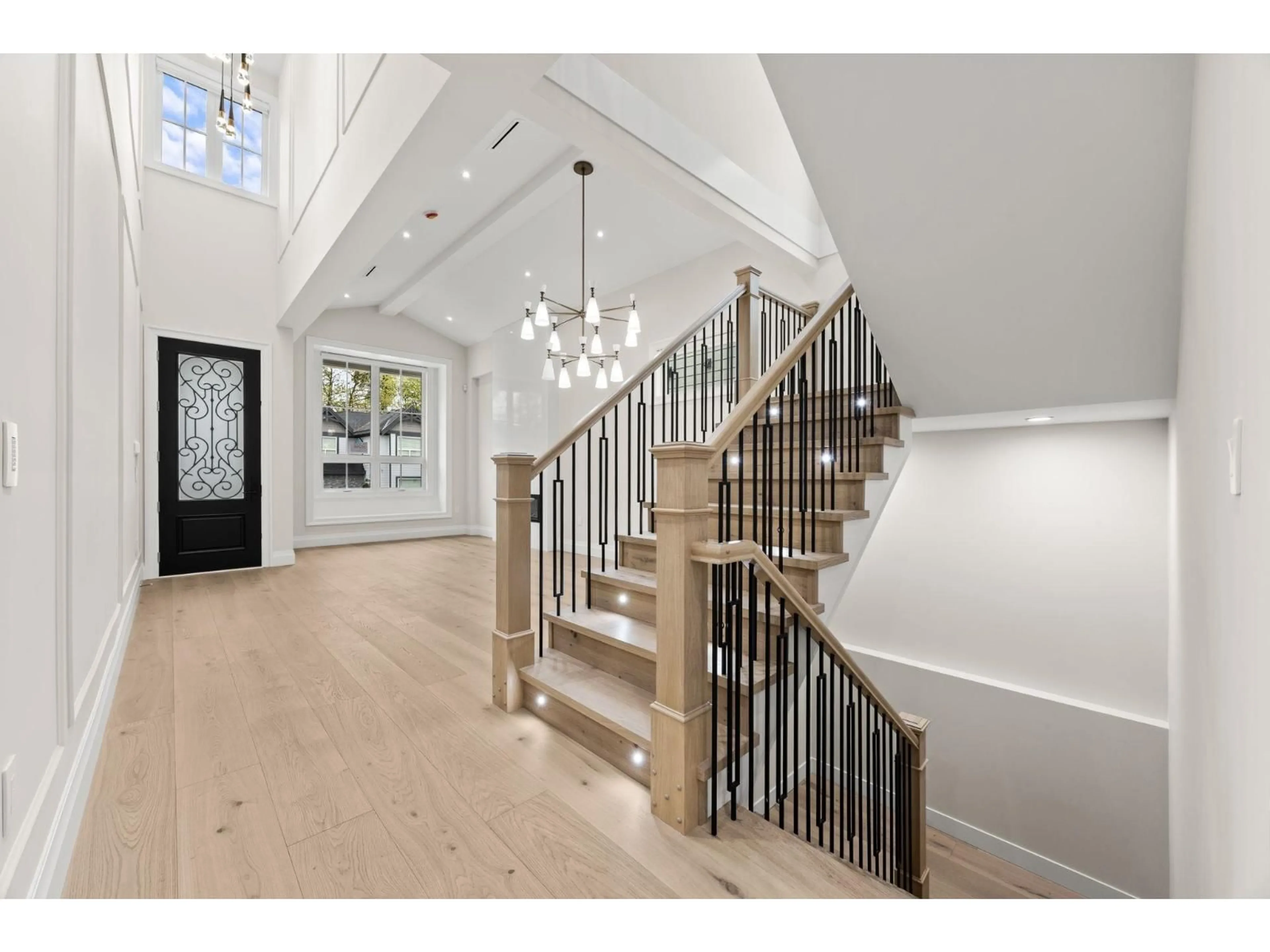 Indoor foyer for 10266 166A STREET, Surrey British Columbia V4N1Y7