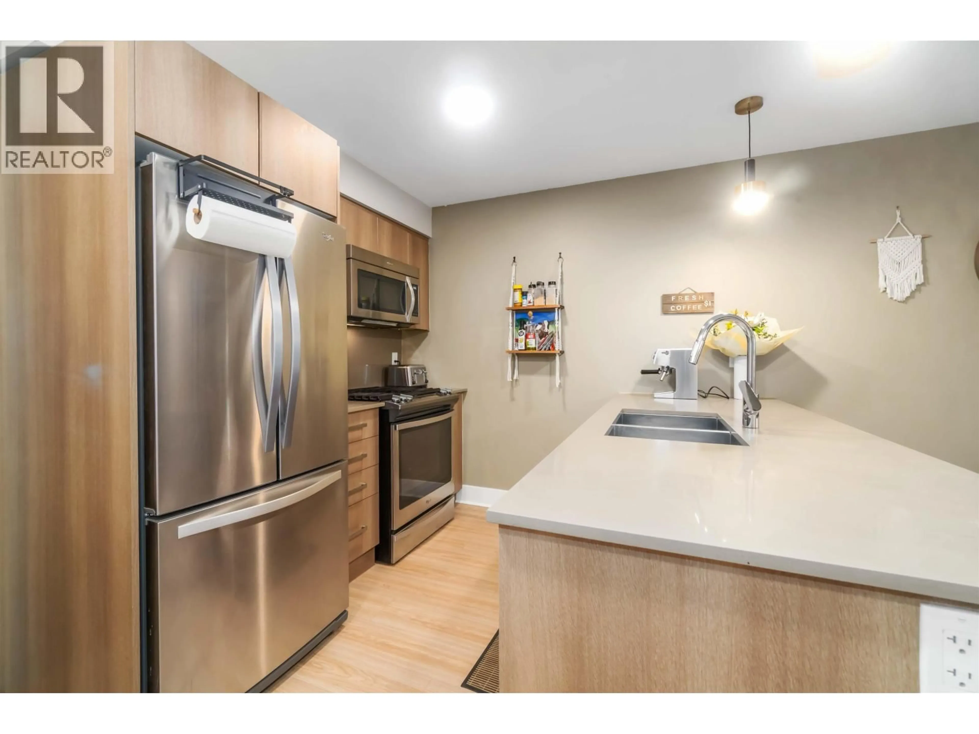 Standard kitchen, wood/laminate floor for 117 - 7058 14TH AVENUE, Burnaby British Columbia V3N0E6