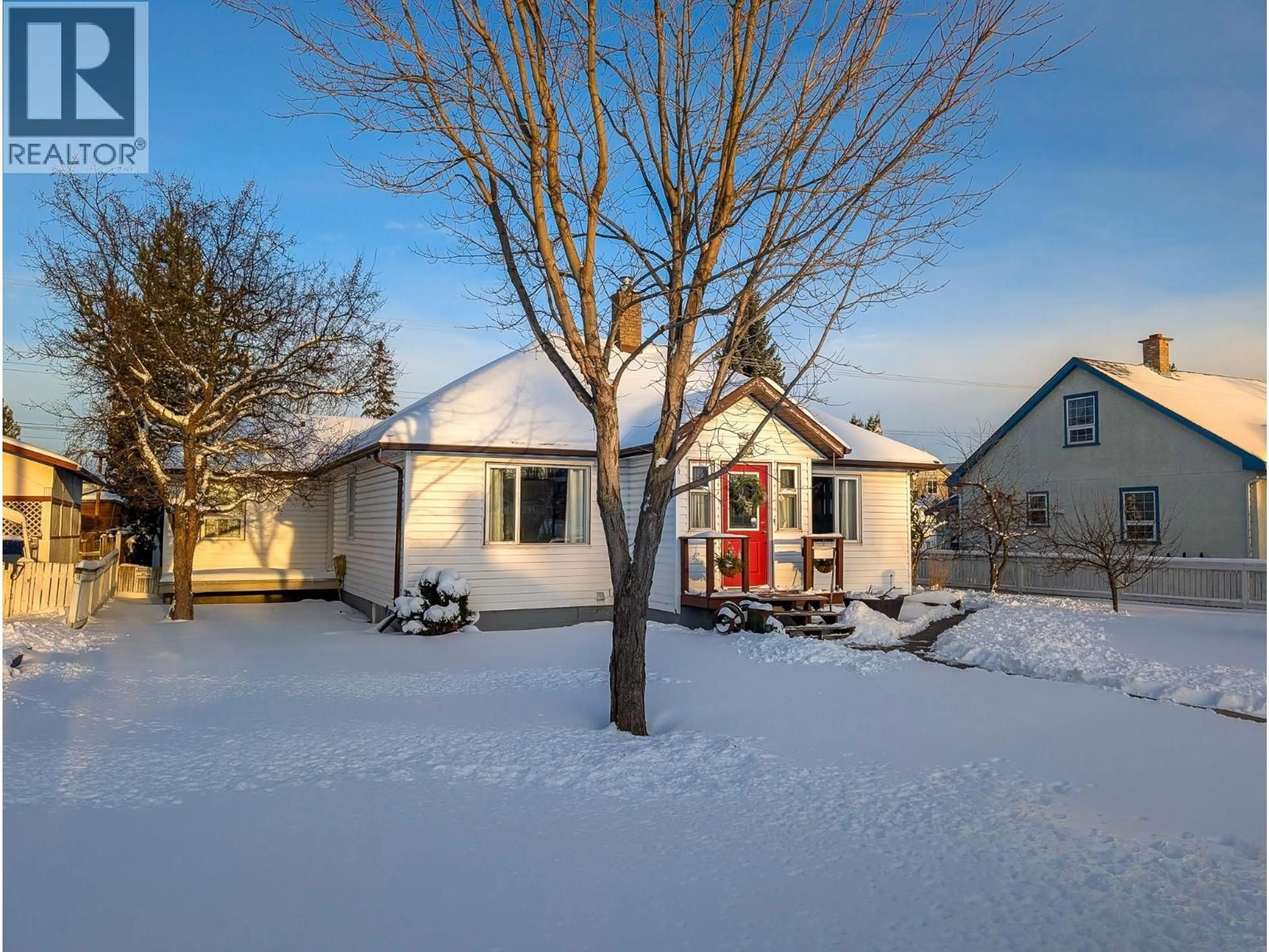 A pic from outside/outdoor area/front of a property/back of a property/a pic from drone, street for 910 BURDEN STREET, Prince George British Columbia V2M2H9