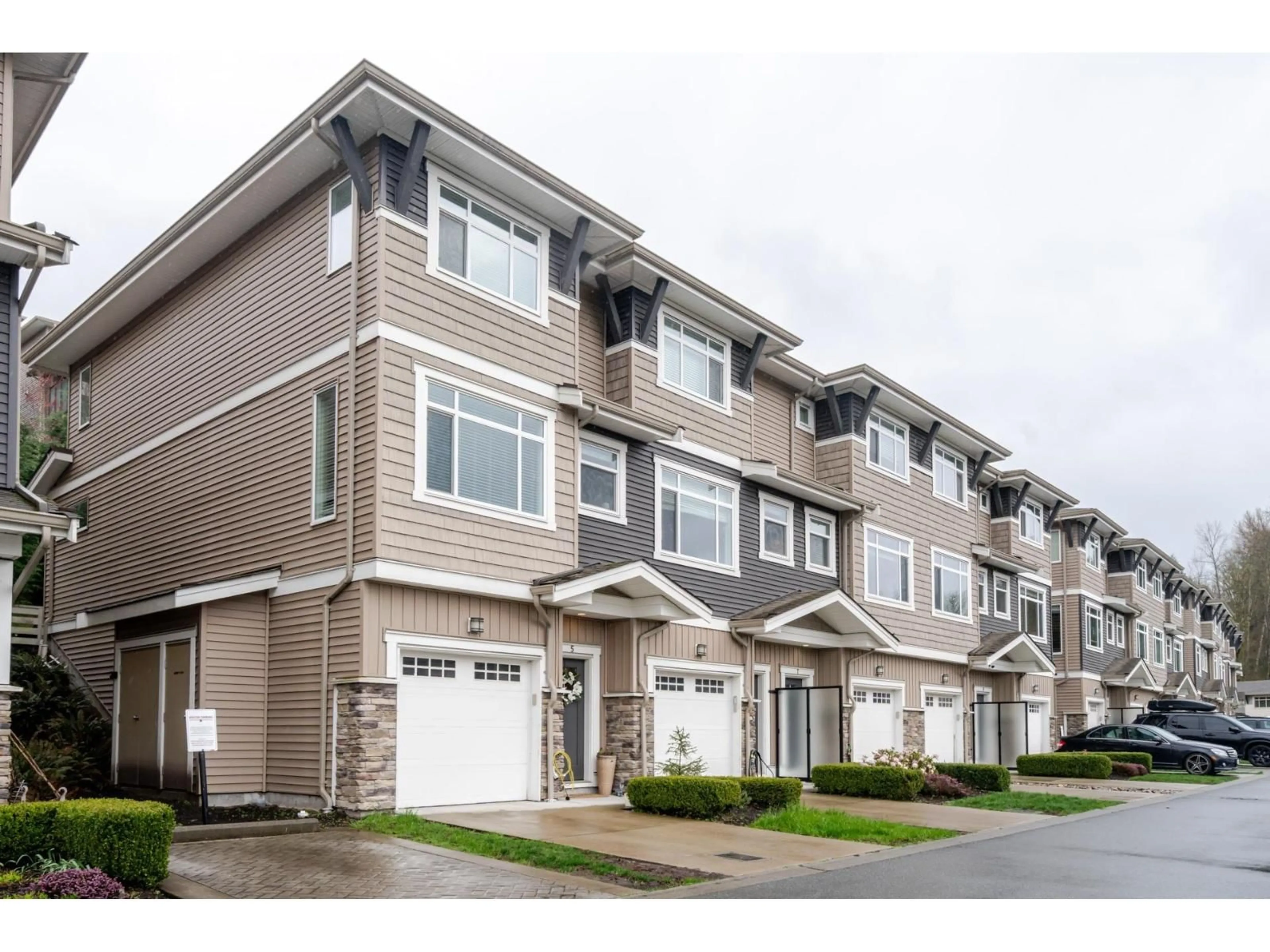 Unknown for 5 - 34230 ELMWOOD DRIVE, Abbotsford British Columbia V2S0J1