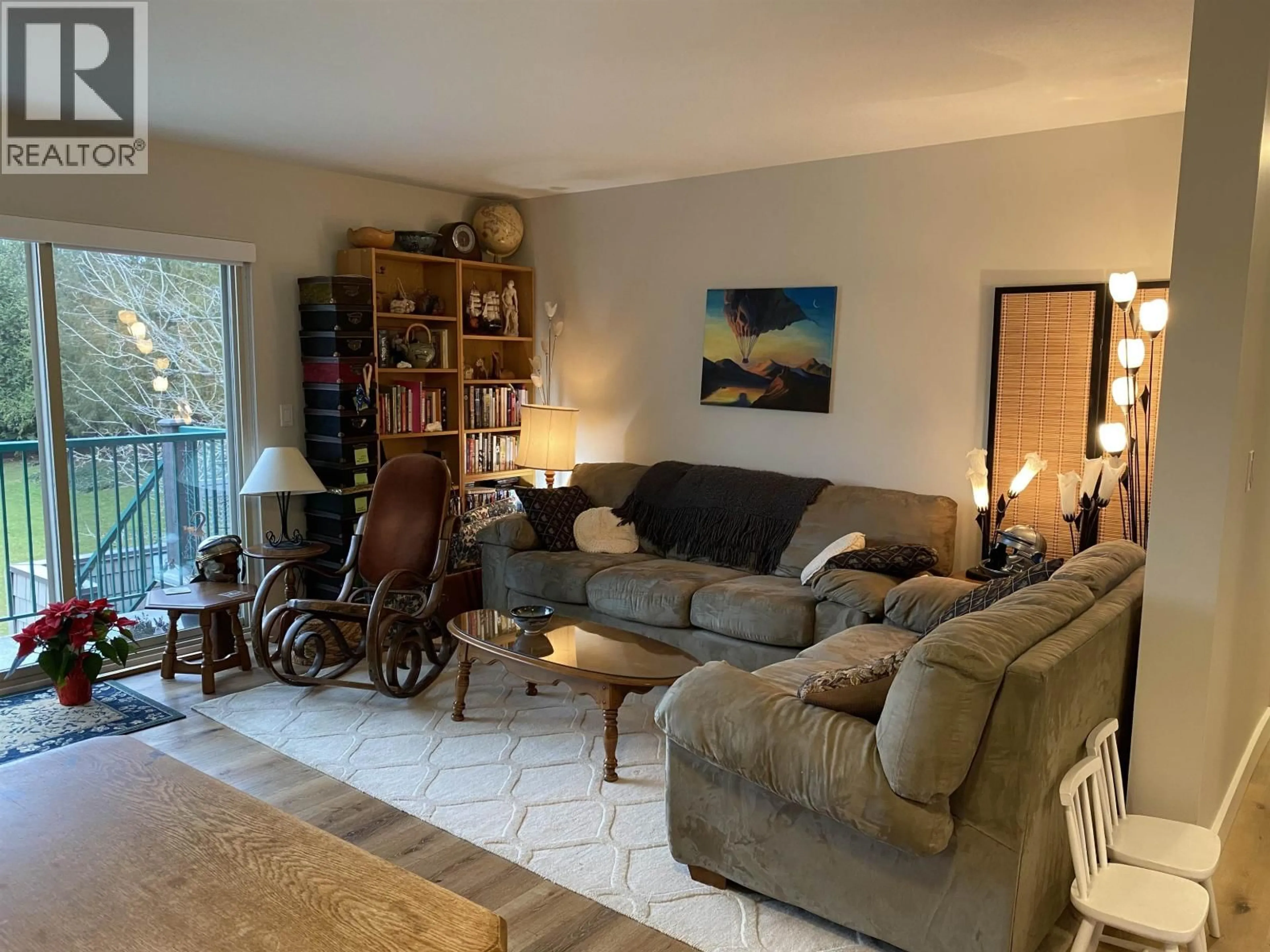 Living room with furniture, unknown for 27 - 622 FARNHAM ROAD, Gibsons British Columbia V0N1V8