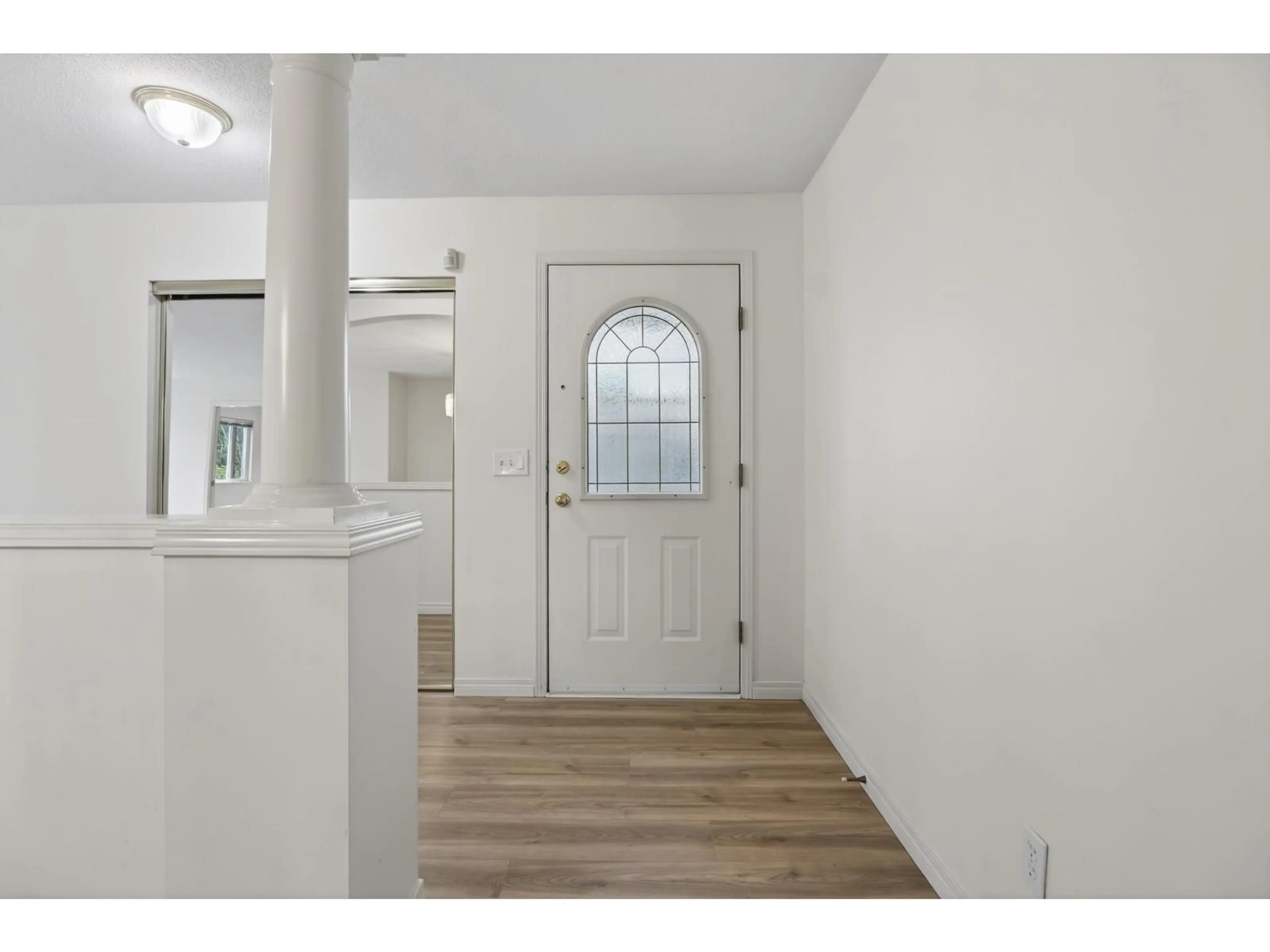 Indoor entryway for 216 - 13888 70 AVENUE, Surrey British Columbia V3W0R8