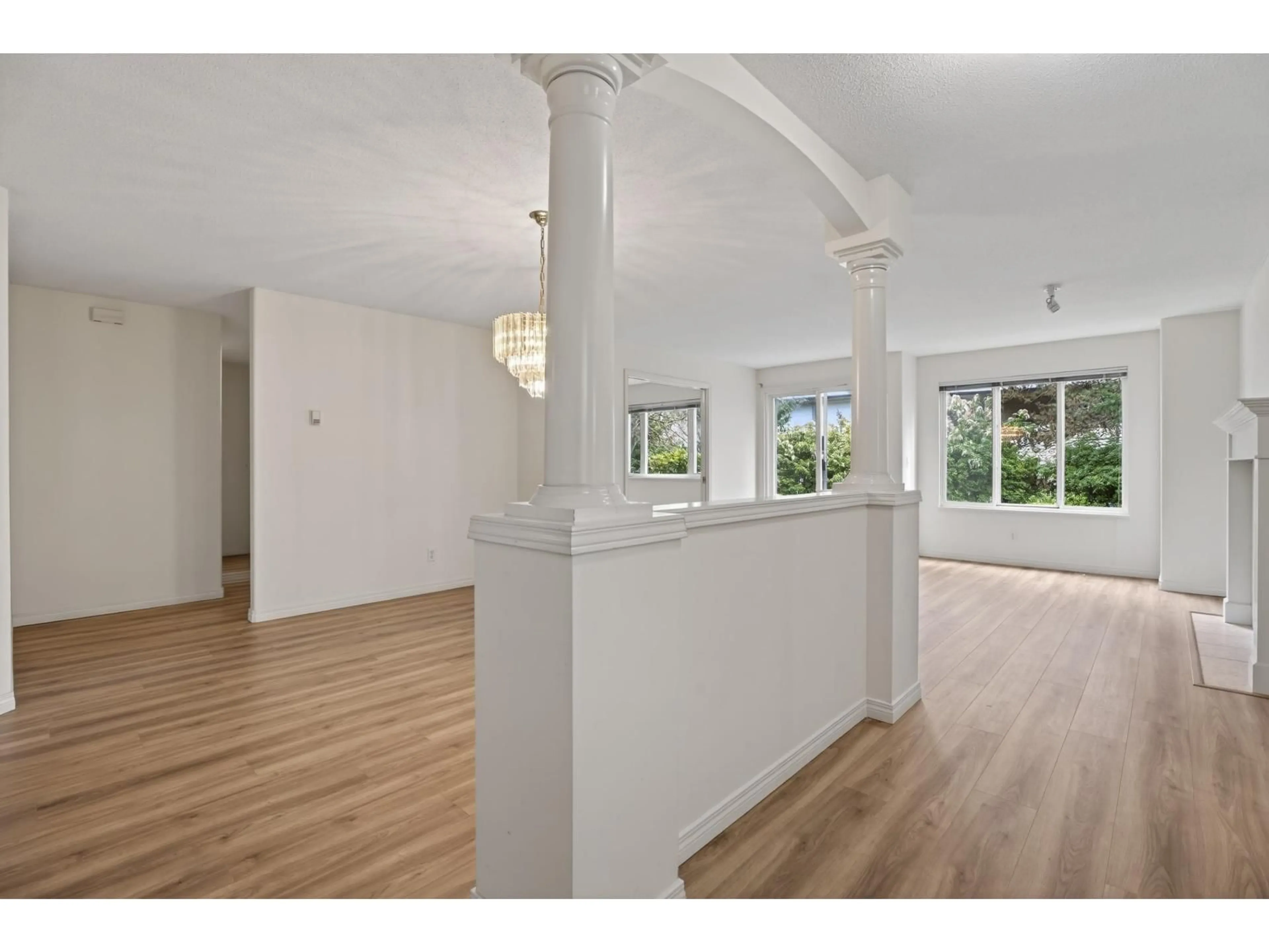 Unknown for 216 - 13888 70 AVENUE, Surrey British Columbia V3W0R8