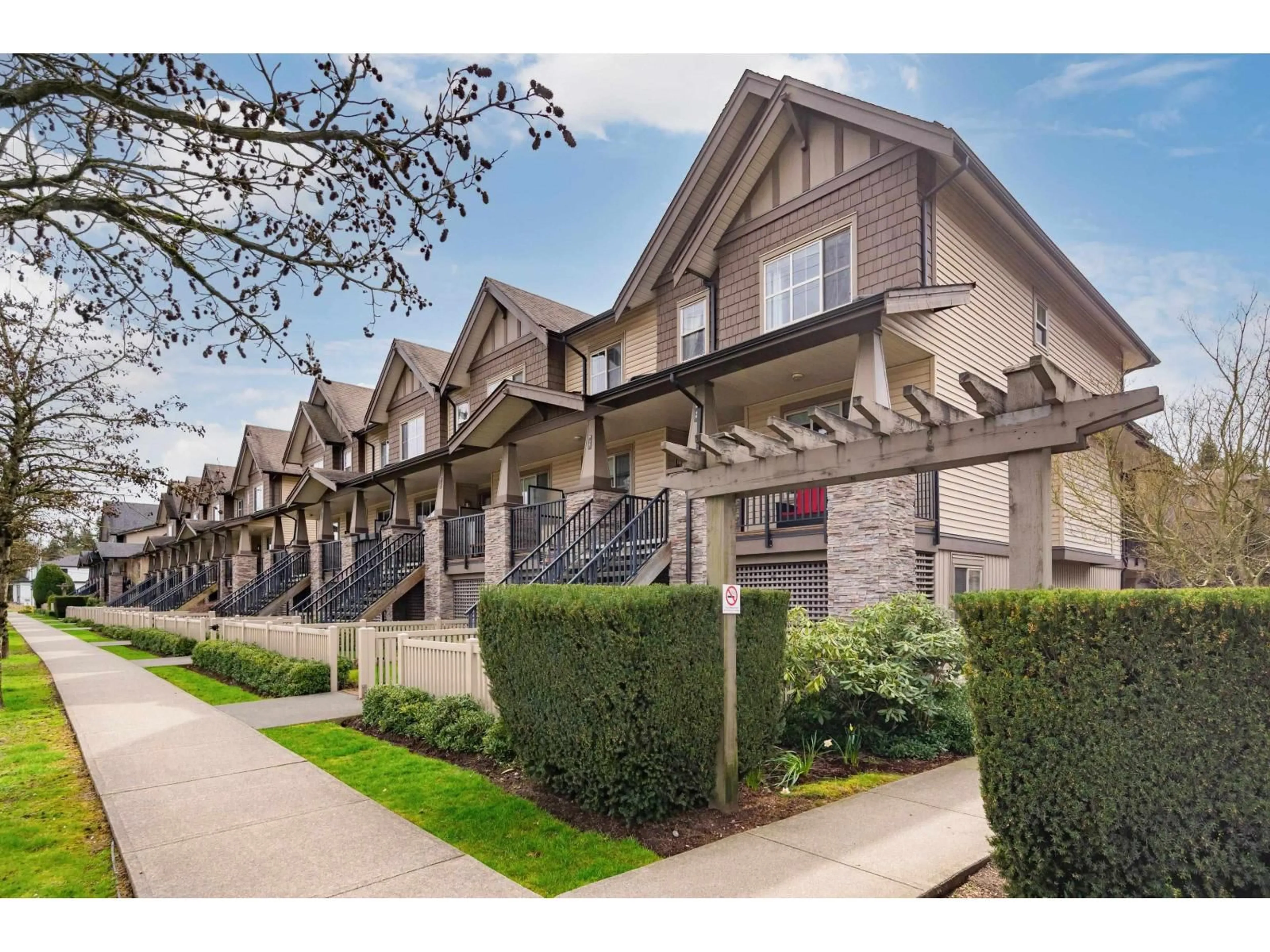 Unknown for 40 - 9525 204 STREET, Langley British Columbia V1M0B9