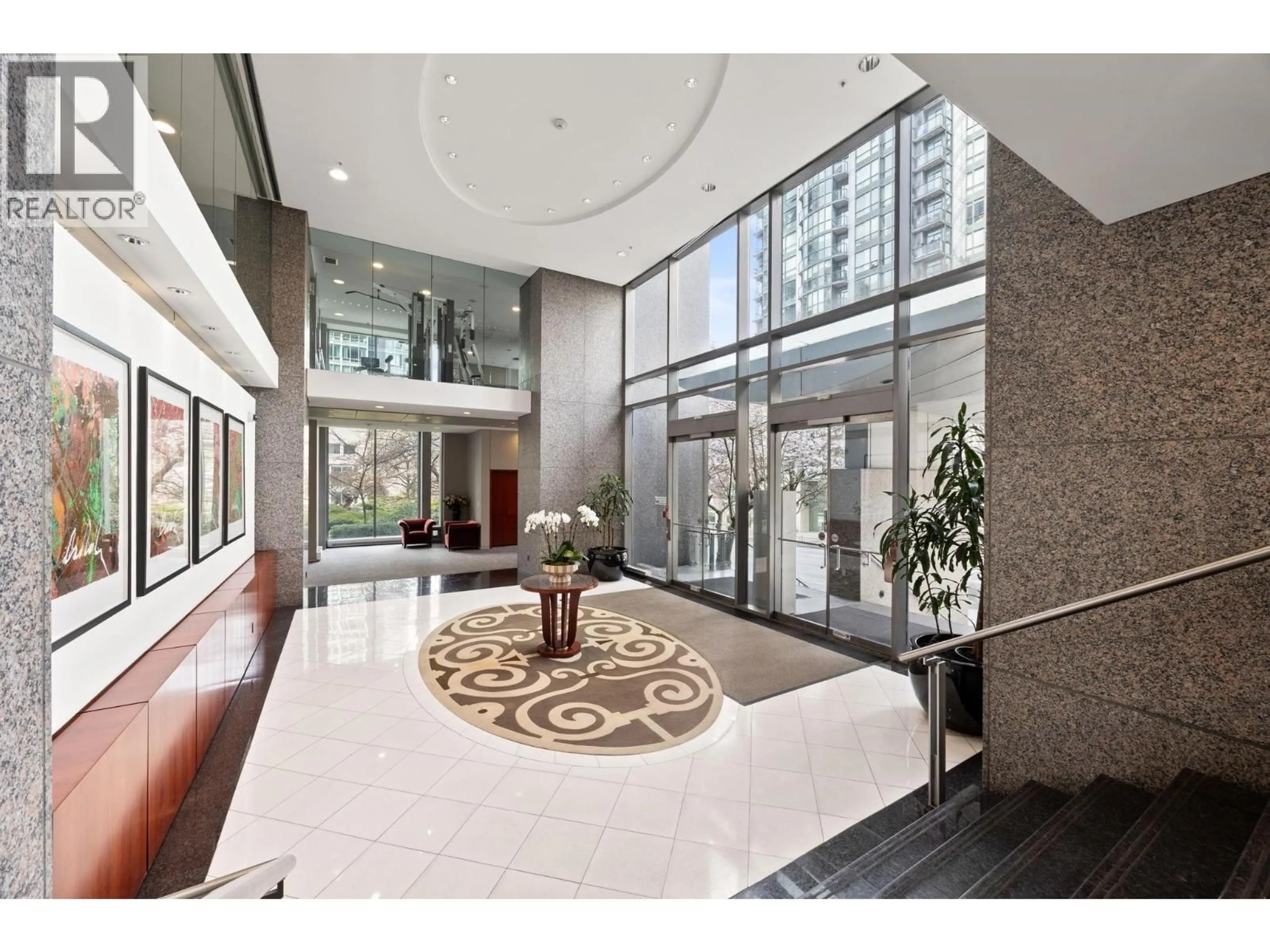 Indoor foyer for 3104 - 1200 GEORGIA STREET, Vancouver British Columbia V6E4R2