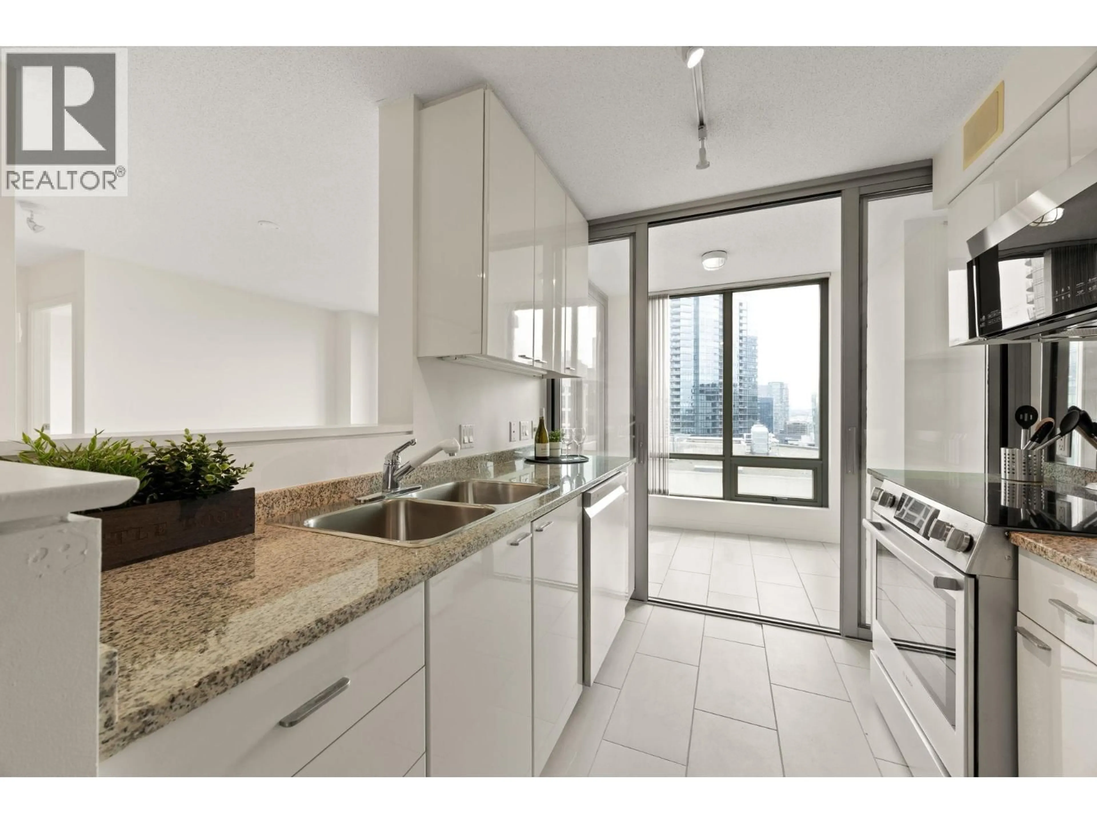 Standard kitchen, unknown for 3104 - 1200 GEORGIA STREET, Vancouver British Columbia V6E4R2