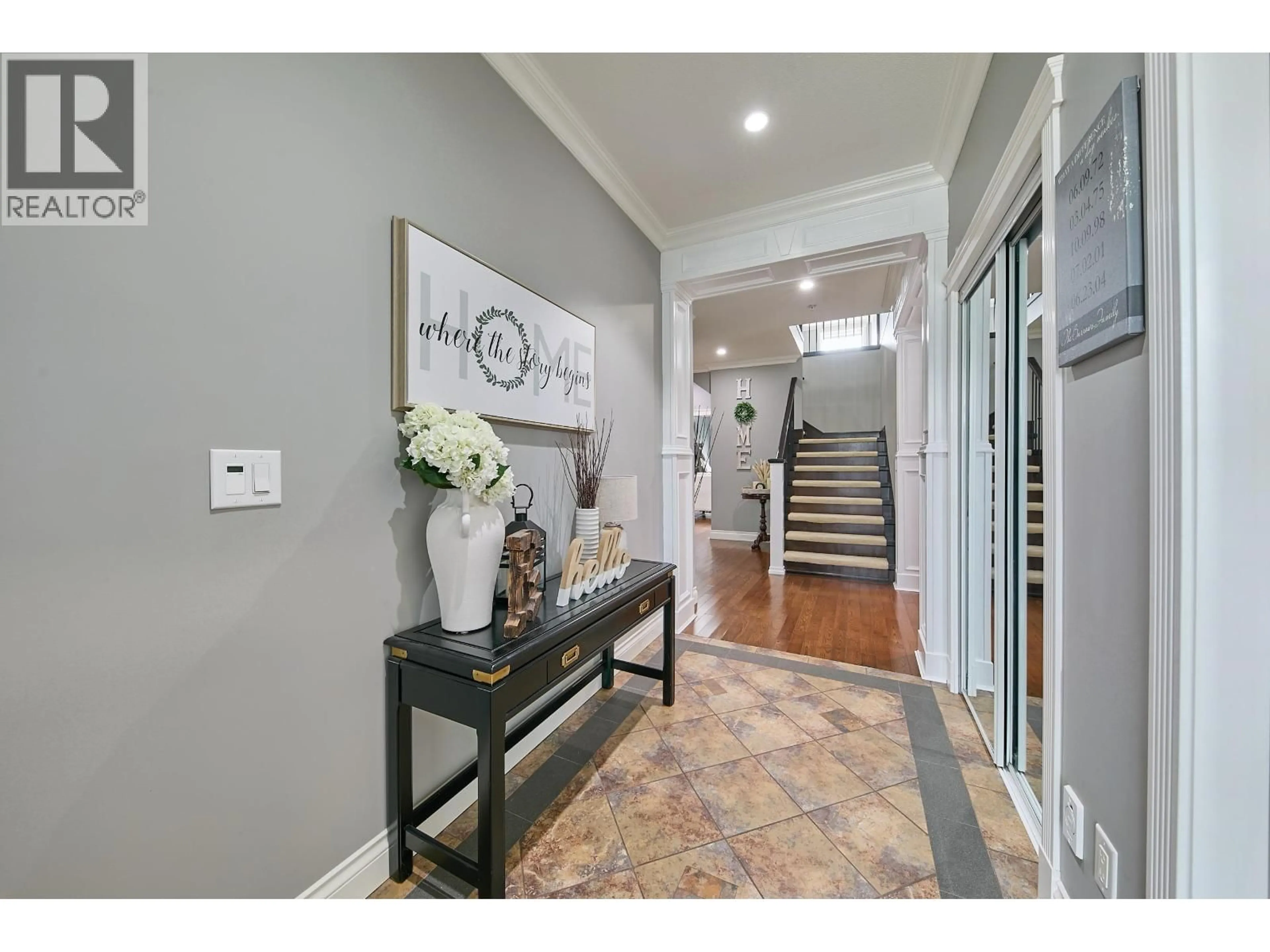 Indoor entryway for 12442 DAVENPORT DRIVE, Maple Ridge British Columbia V2X8X2