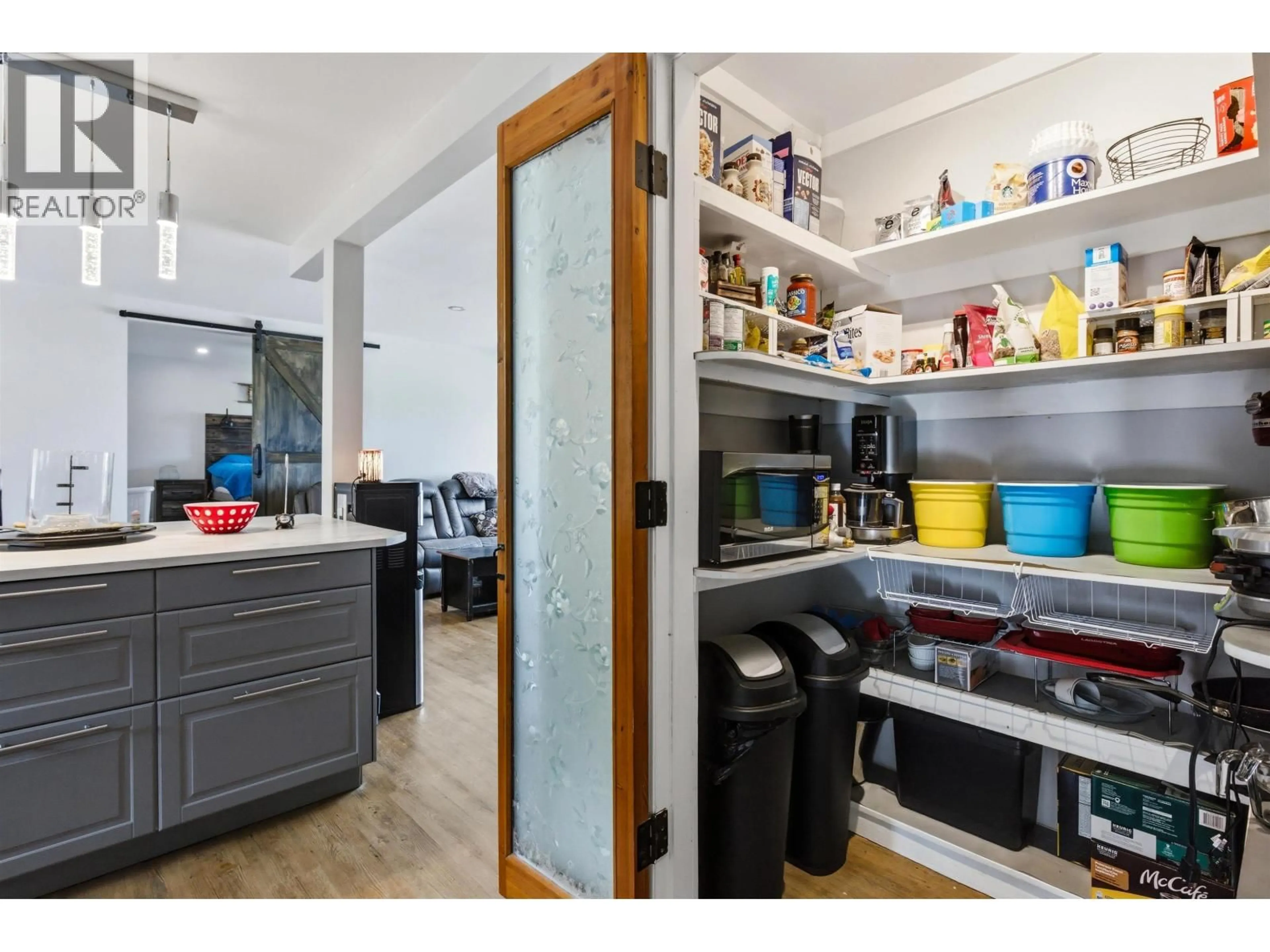 Standard kitchen, unknown for 411 RICHARD STREET, Esler / Dog Creek British Columbia V2G3L8