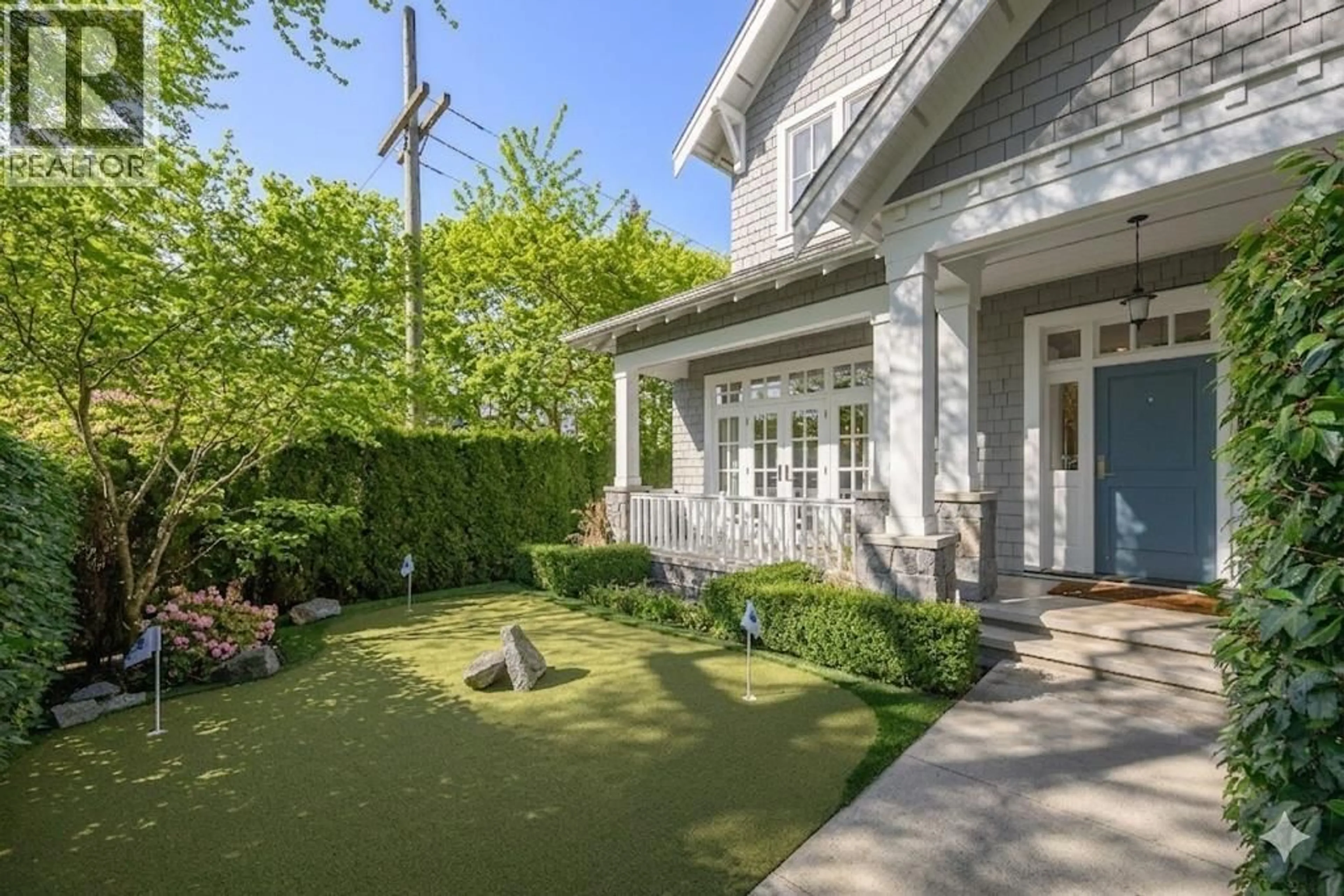 Patio, street for 4297 11TH AVENUE, Vancouver British Columbia V6R2L8