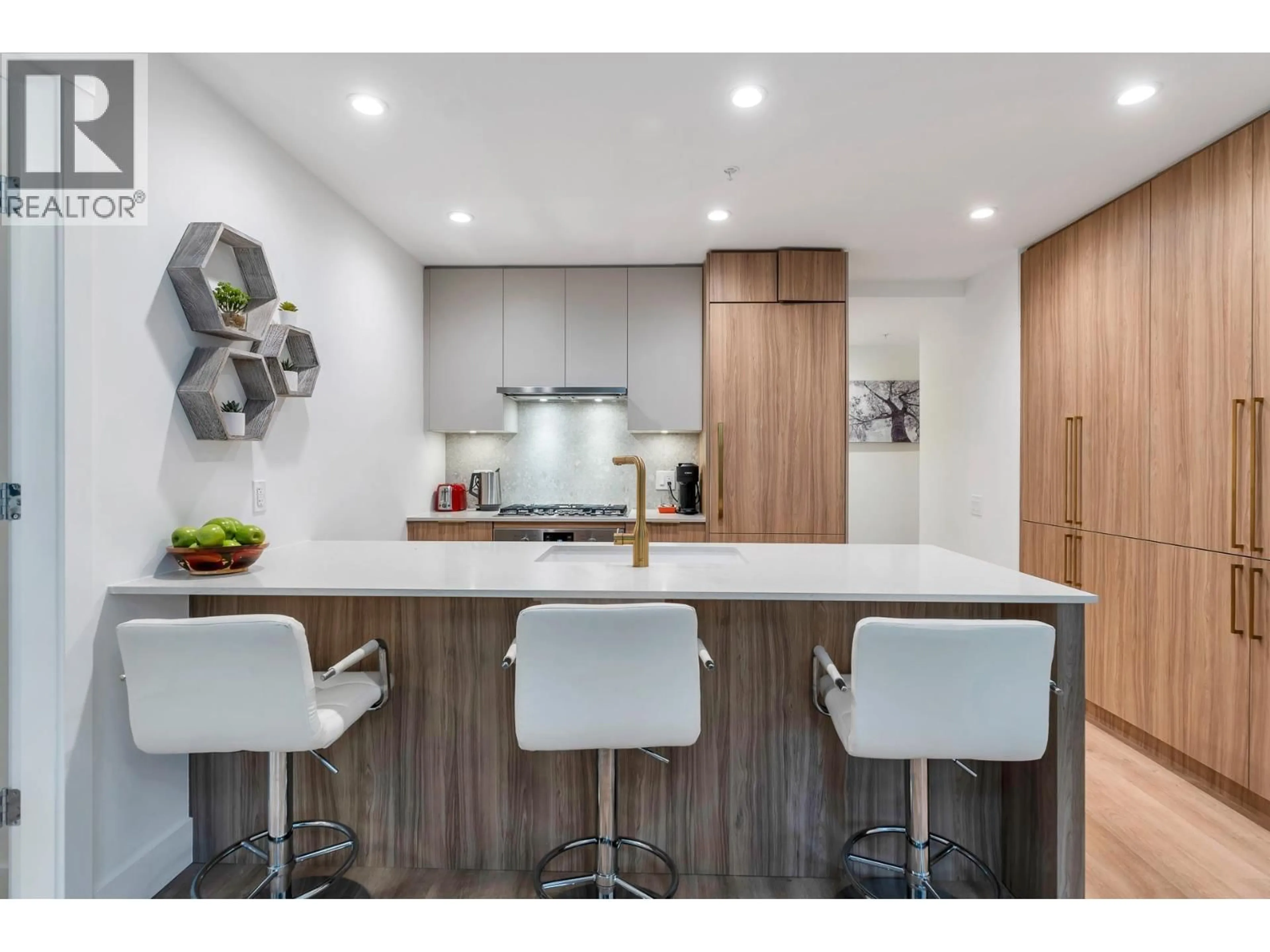 Contemporary kitchen, wood/laminate floor for 109 - 2325 EMERY COURT, North Vancouver British Columbia V7J0E8