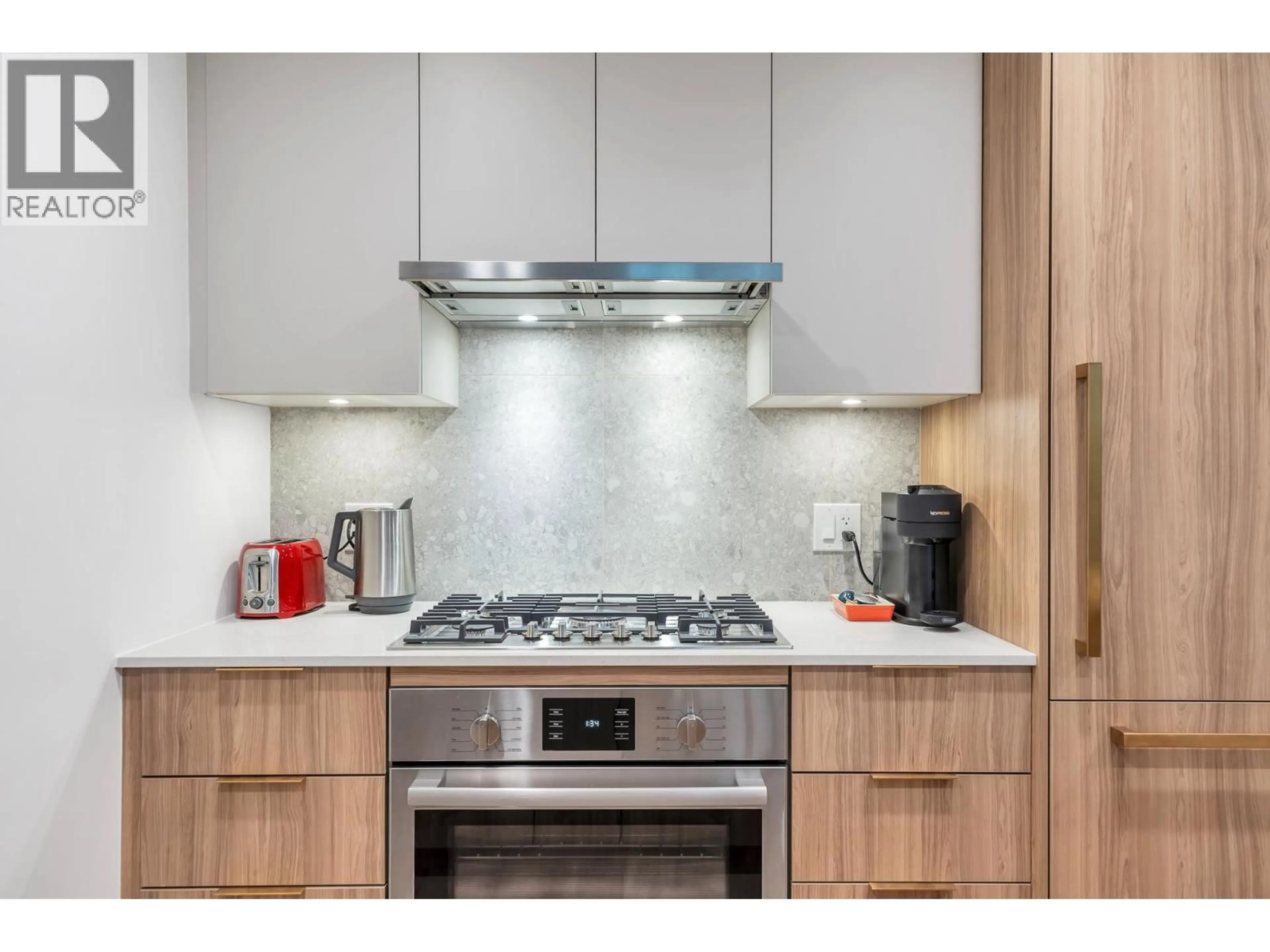 Standard kitchen, unknown for 109 - 2325 EMERY COURT, North Vancouver British Columbia V7J0E8