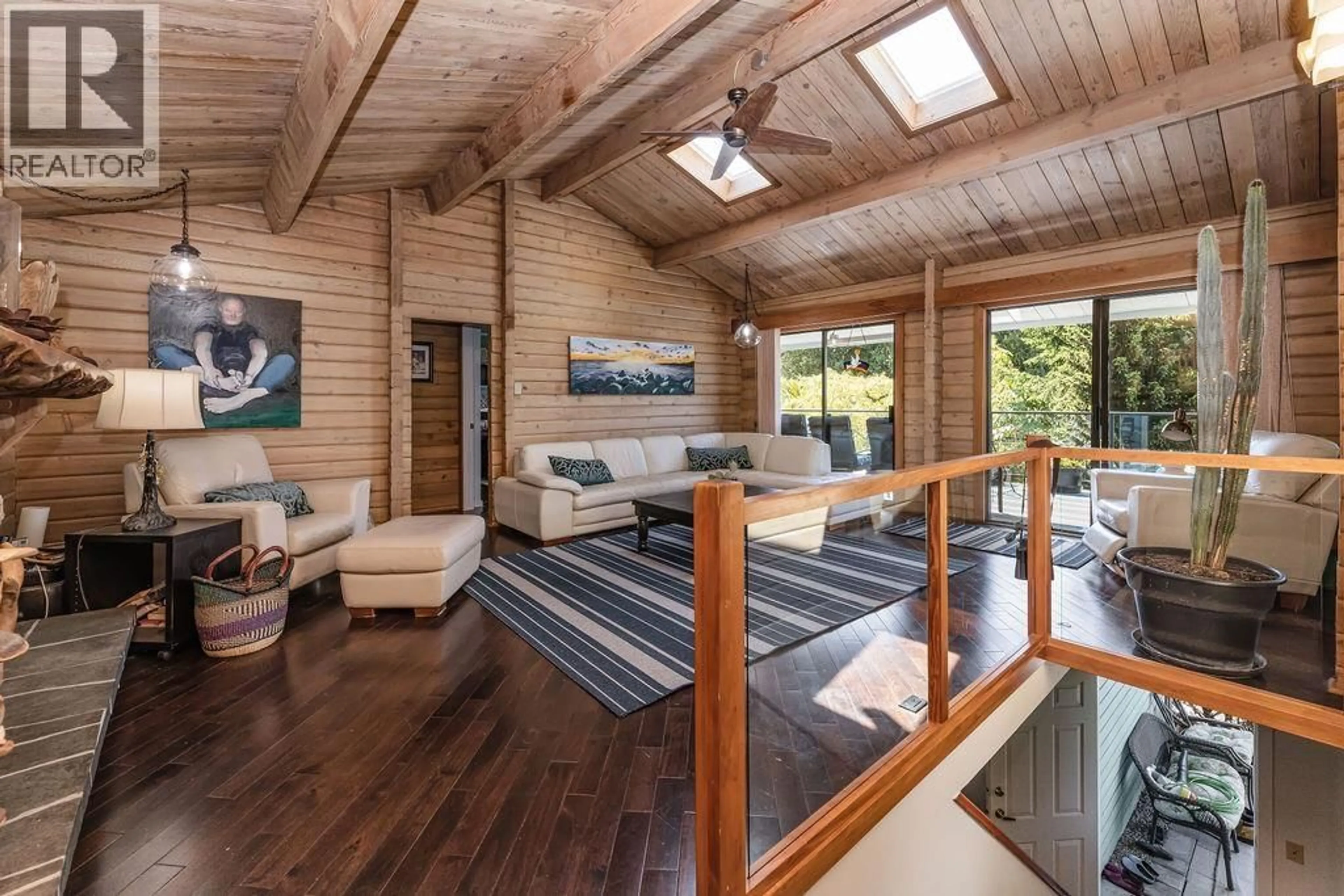 Living room with furniture, wood/laminate floor for 1419 CHASTER ROAD, Gibsons British Columbia V0N1V5