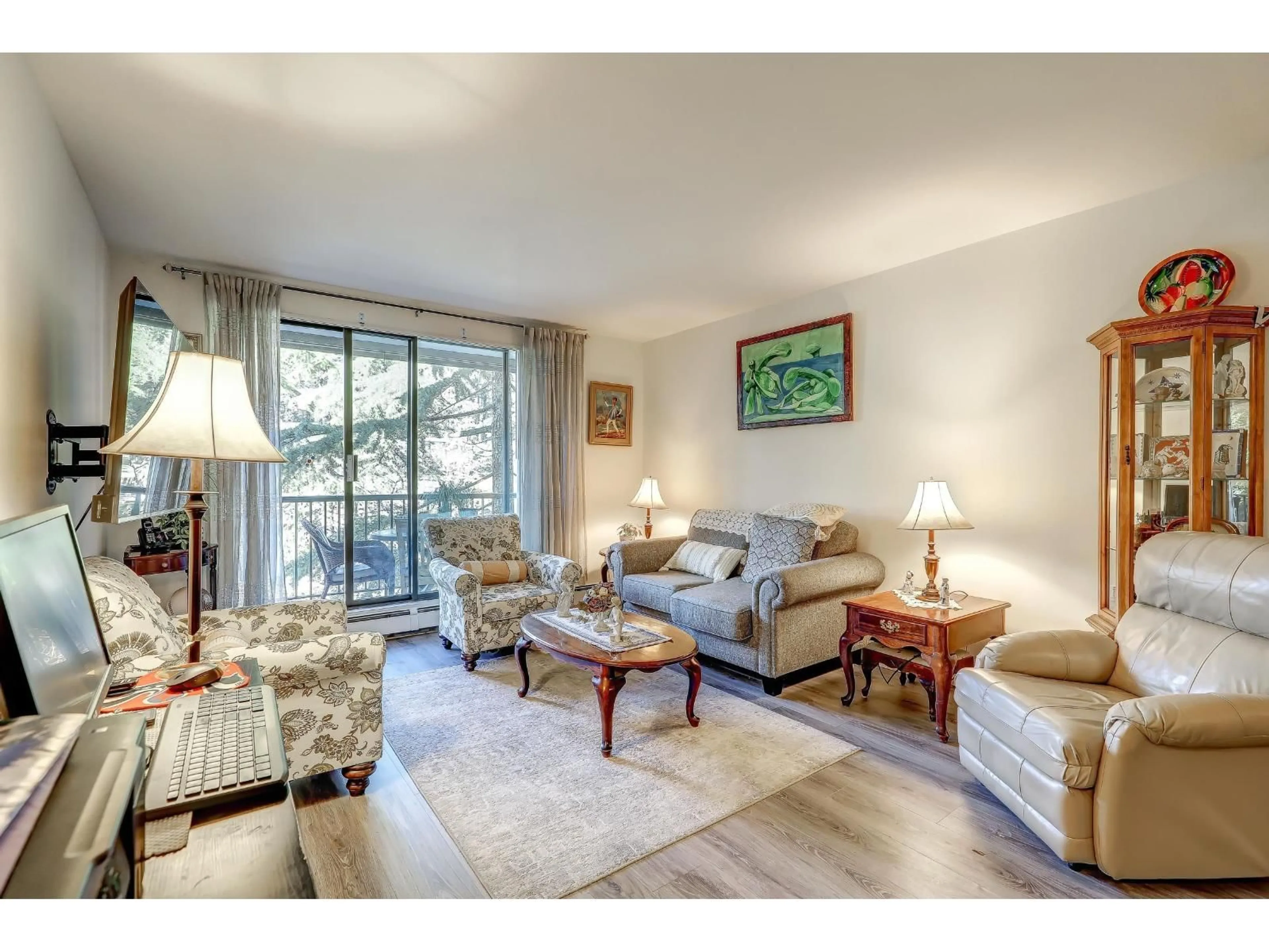 Living room with furniture, unknown for 205 - 1740 SOUTHMERE CRESCENT, Surrey British Columbia V4A6E4