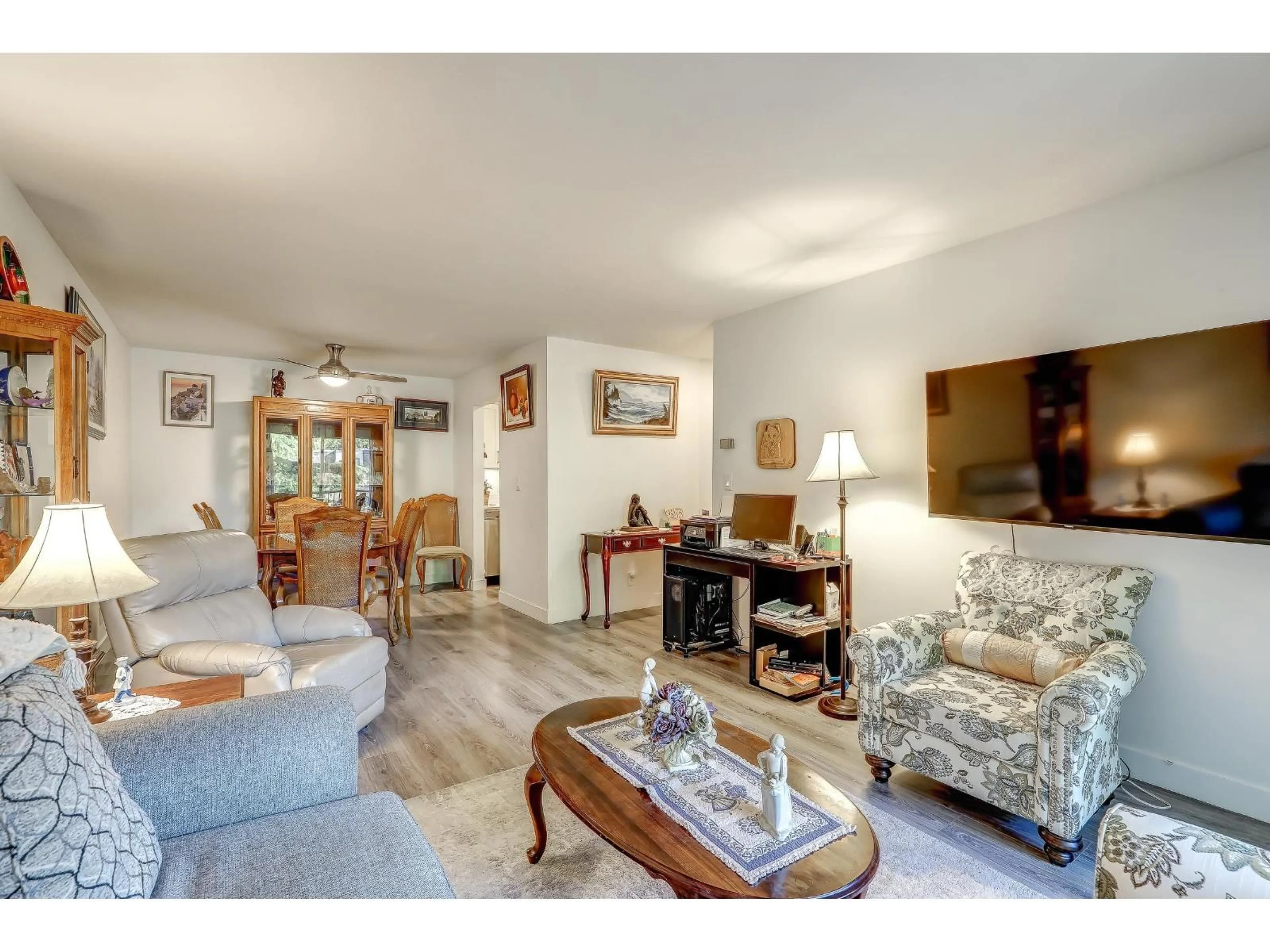 Living room with furniture, unknown for 205 - 1740 SOUTHMERE CRESCENT, Surrey British Columbia V4A6E4