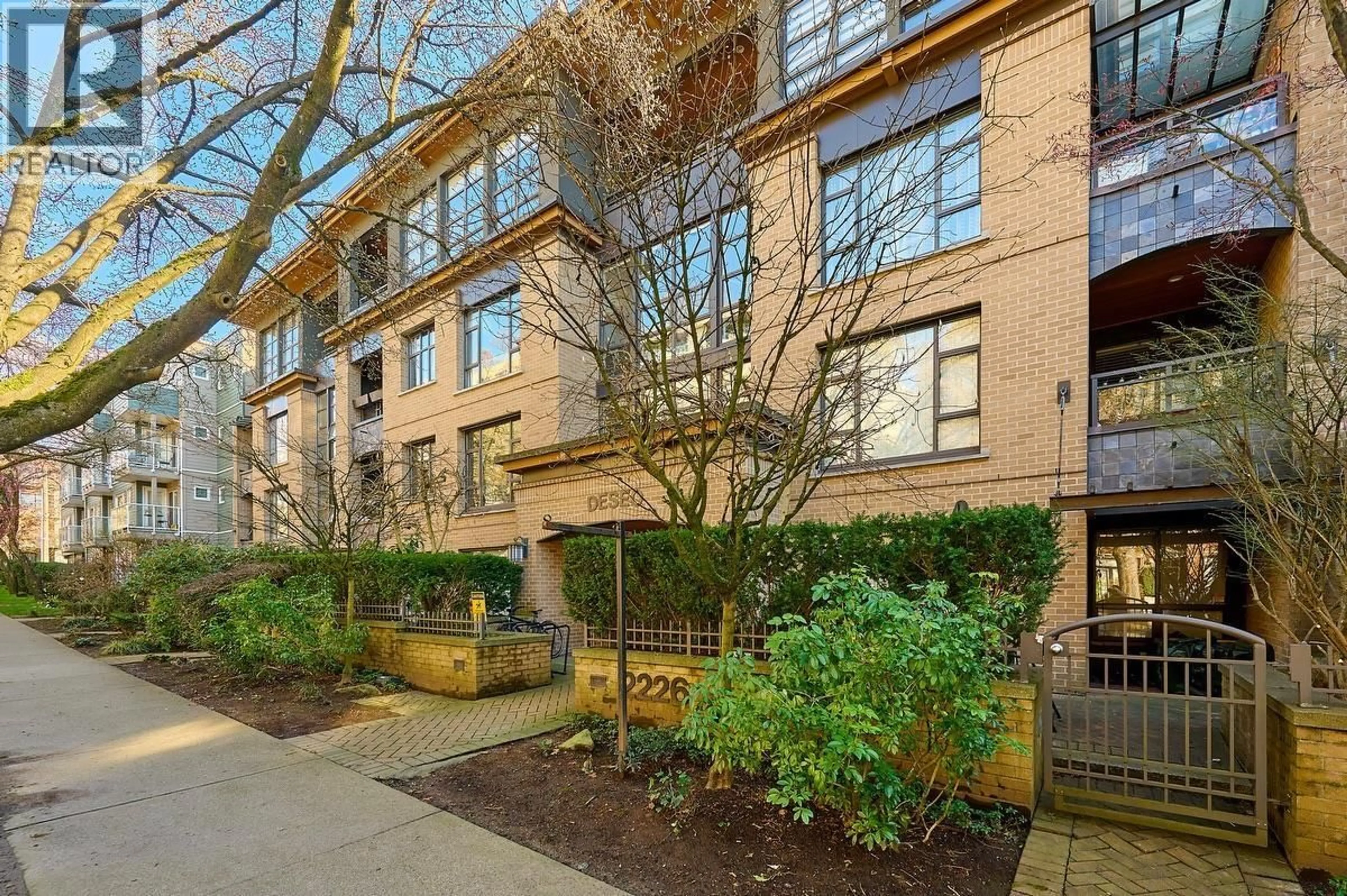 Patio, street for 105 - 2226 12TH AVENUE, Vancouver British Columbia V6K2N5