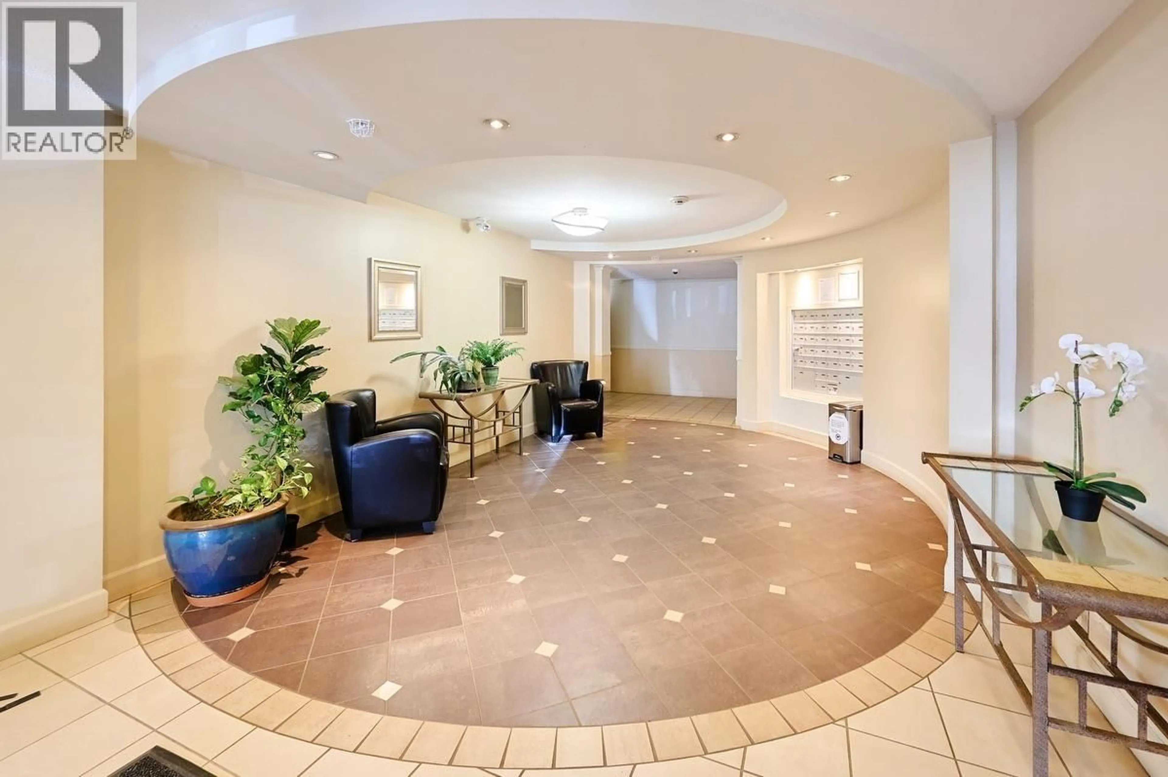 Lobby for 105 - 2226 12TH AVENUE, Vancouver British Columbia V6K2N5