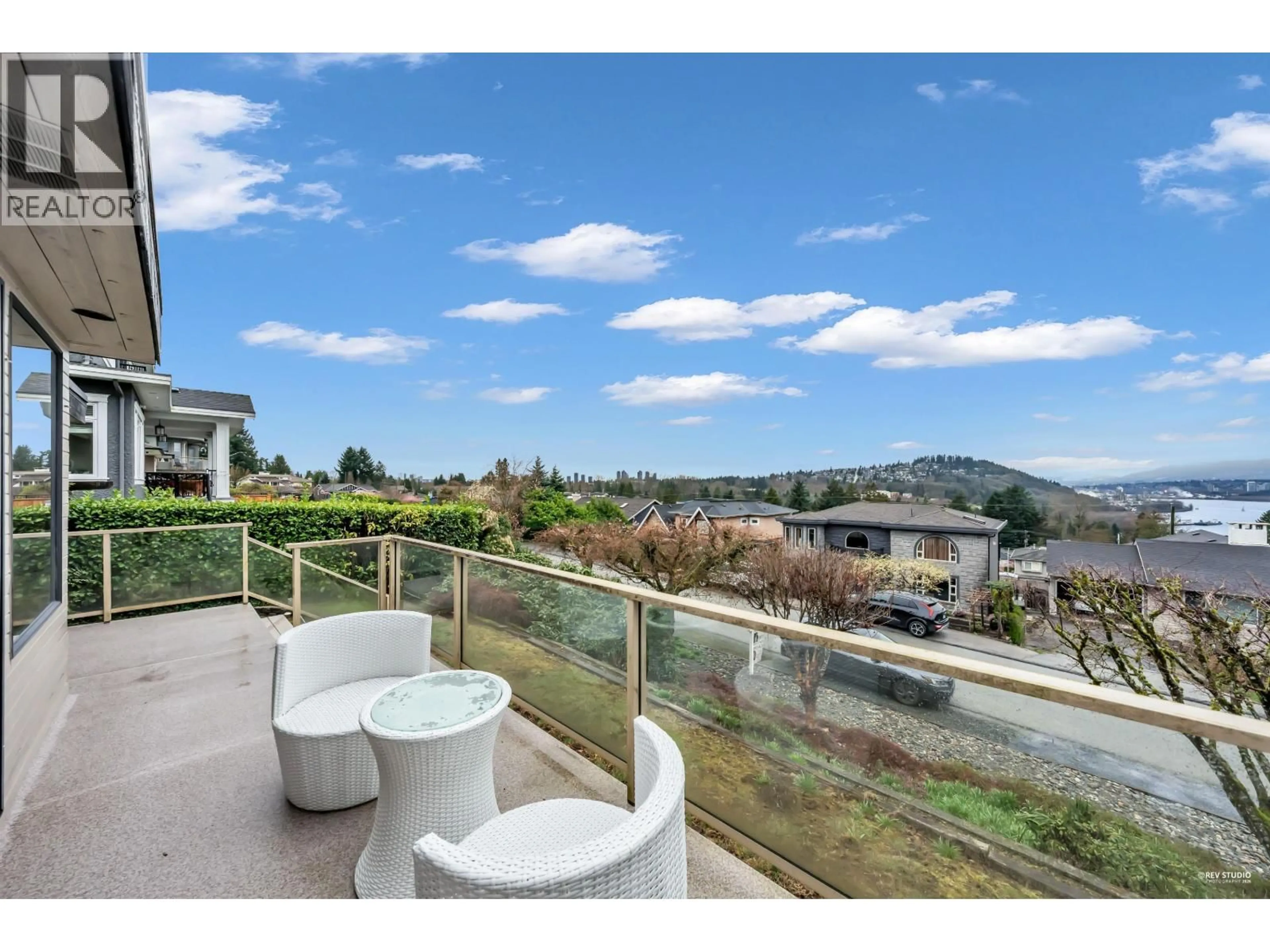 Patio, mountain view for 7238 BRAESIDE DRIVE, Burnaby British Columbia V5A1E8