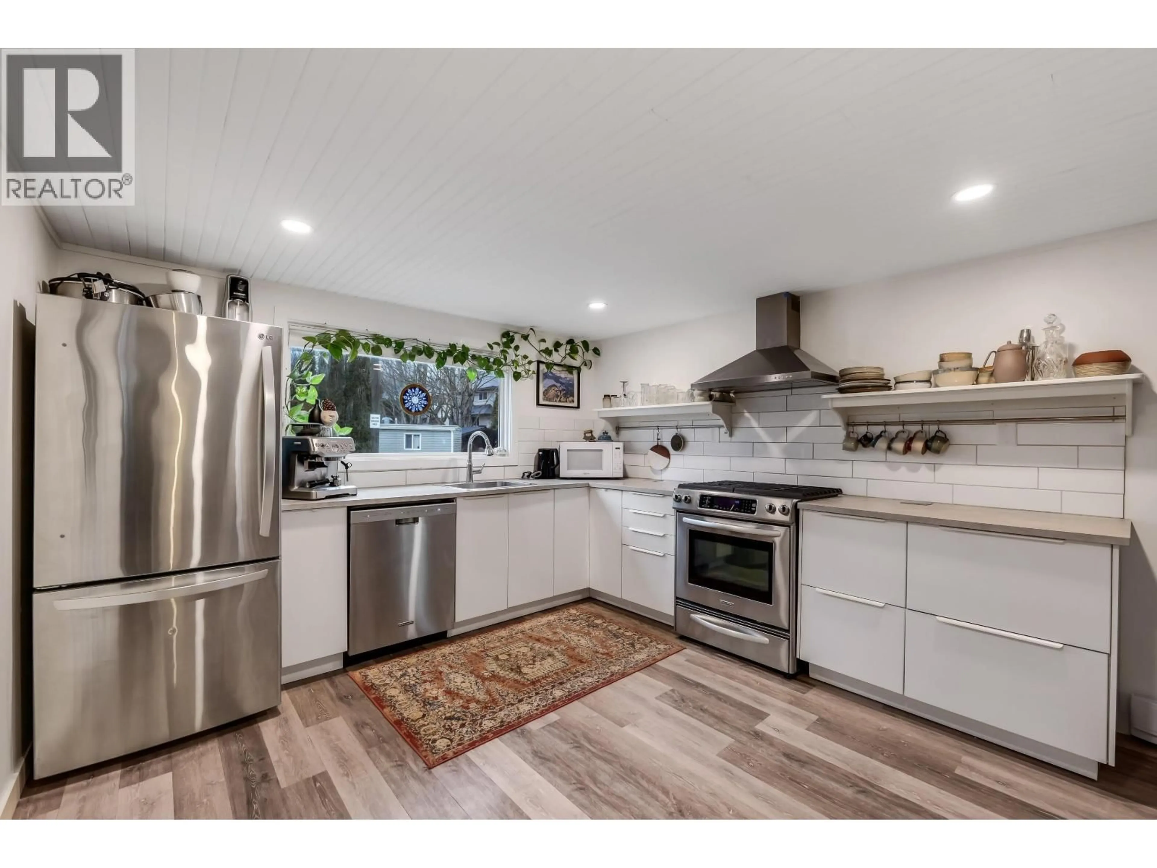 Open concept kitchen, unknown for 4 - 40022 GOVERNMENT ROAD, Squamish British Columbia V0N1T0