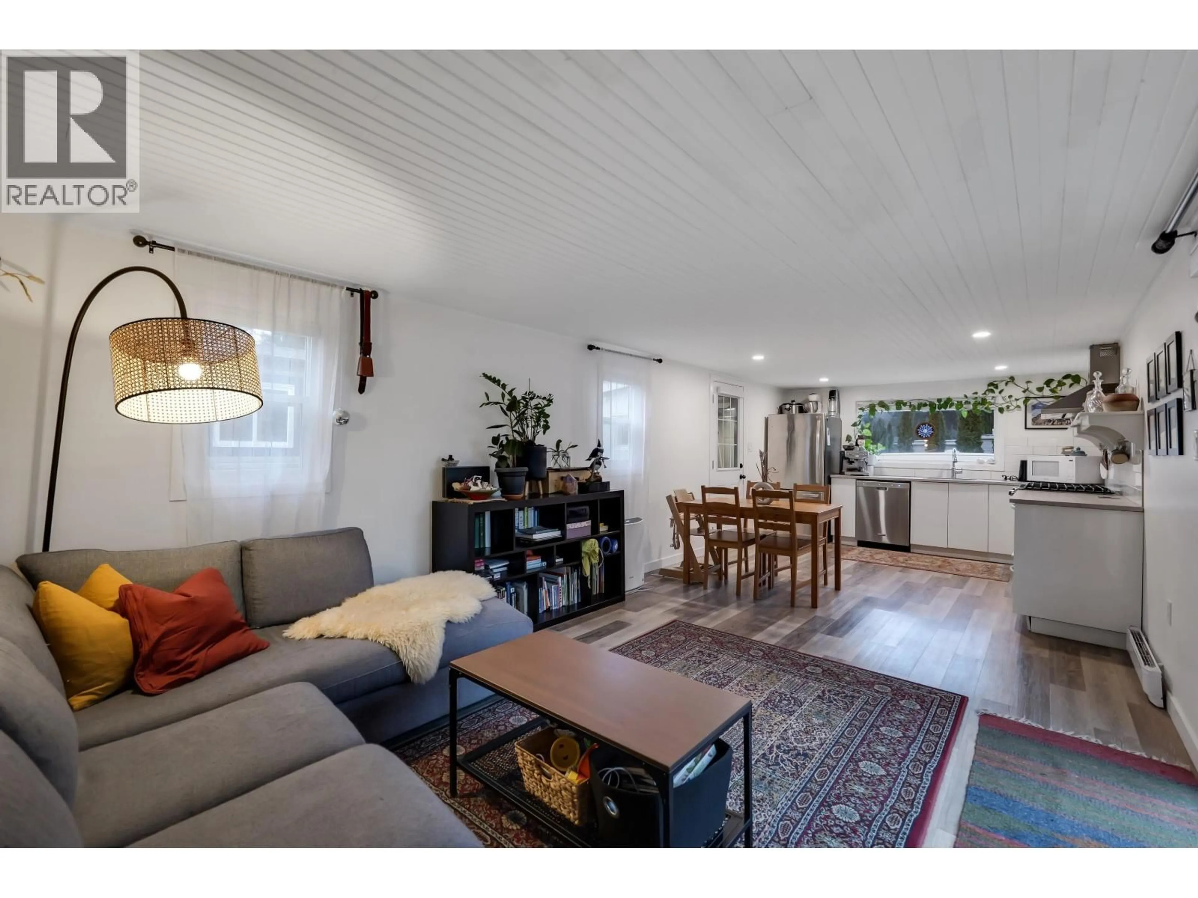 Living room with furniture, unknown for 4 - 40022 GOVERNMENT ROAD, Squamish British Columbia V0N1T0