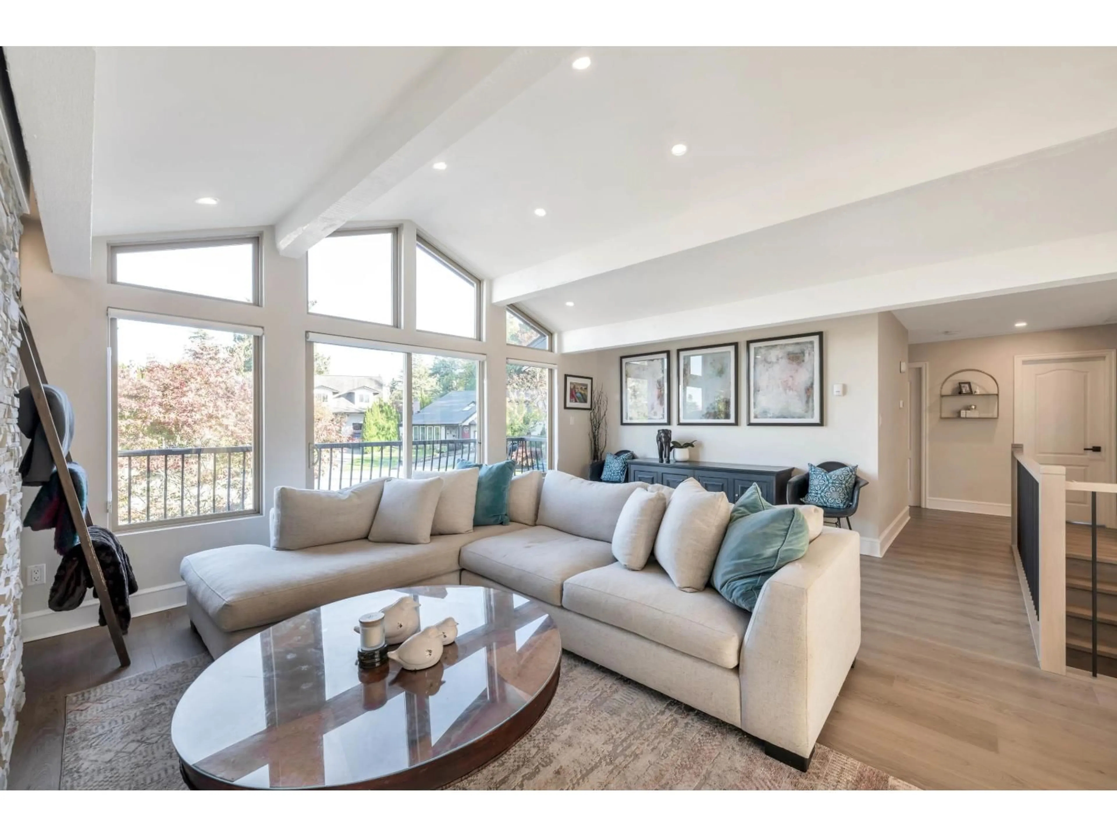 Living room with furniture, wood/laminate floor for 5021 197 STREET, Langley British Columbia V3A7M1