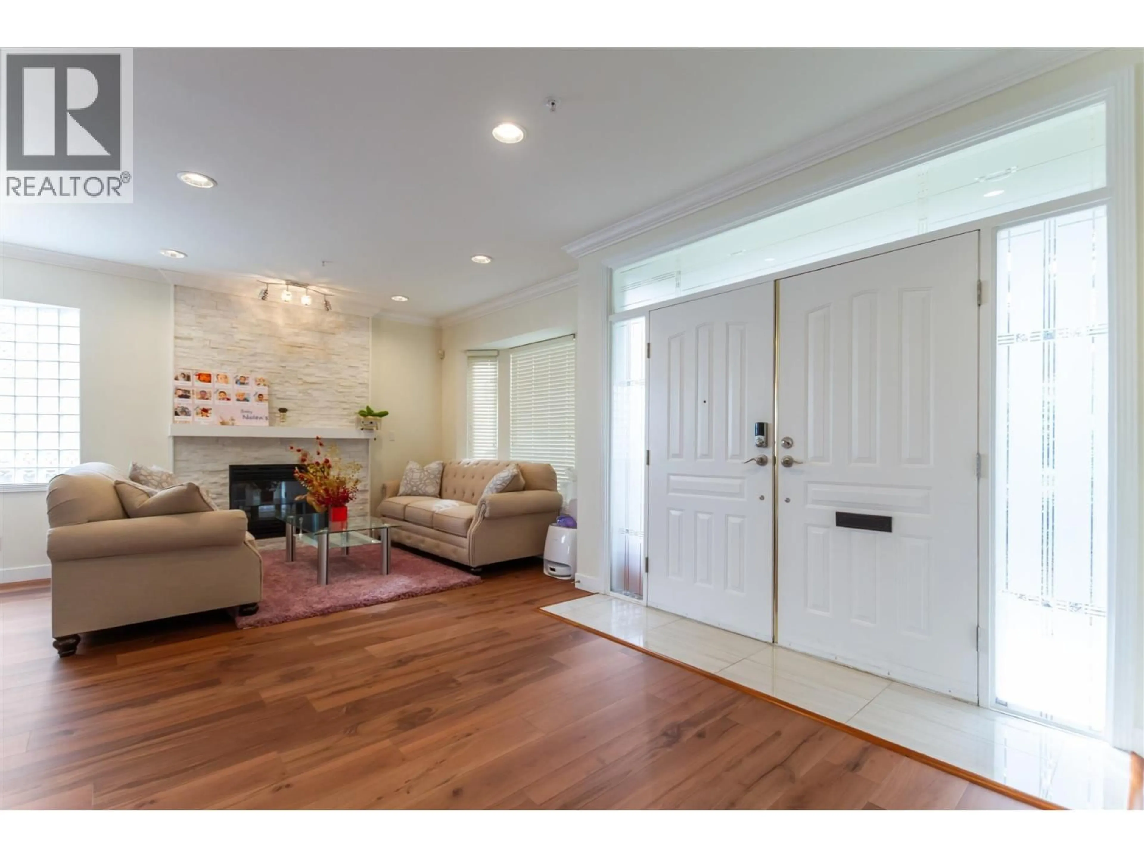 Indoor entryway for 55 DIEPPE PLACE, Vancouver British Columbia V5M4A3